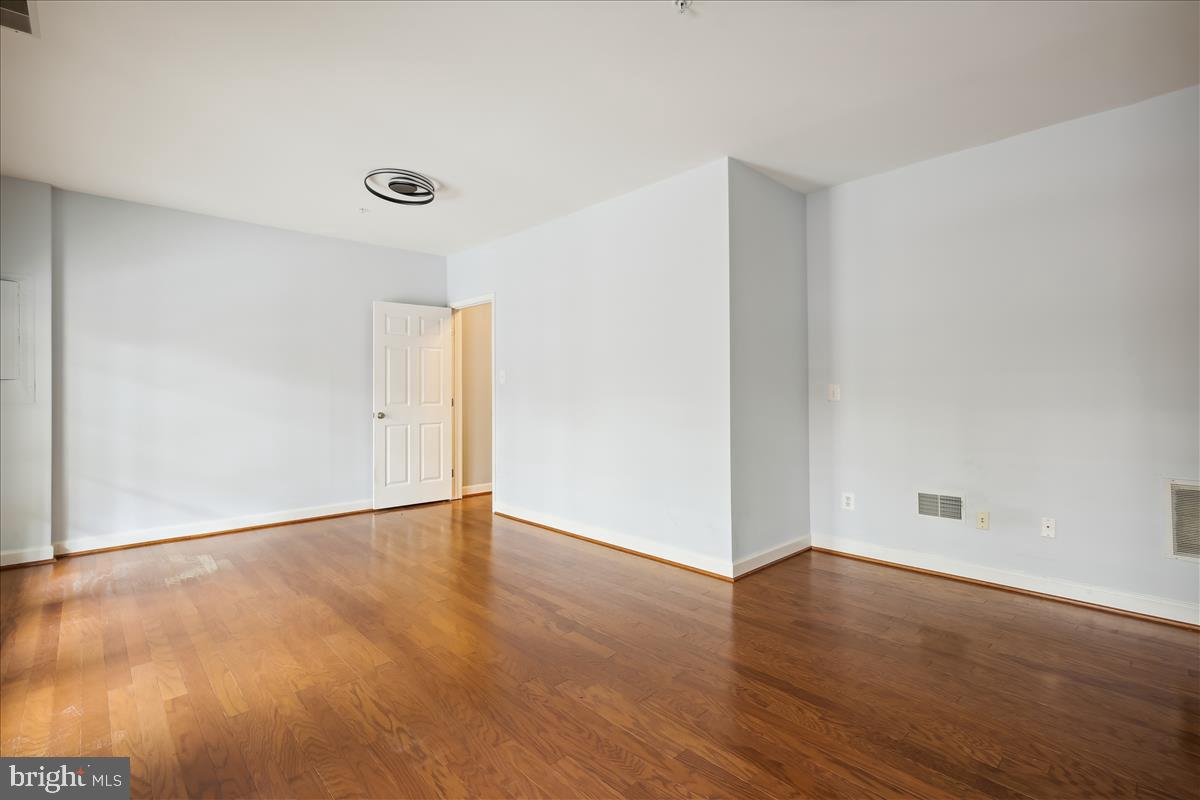 KIDWELL TOWNS - Residential Lease