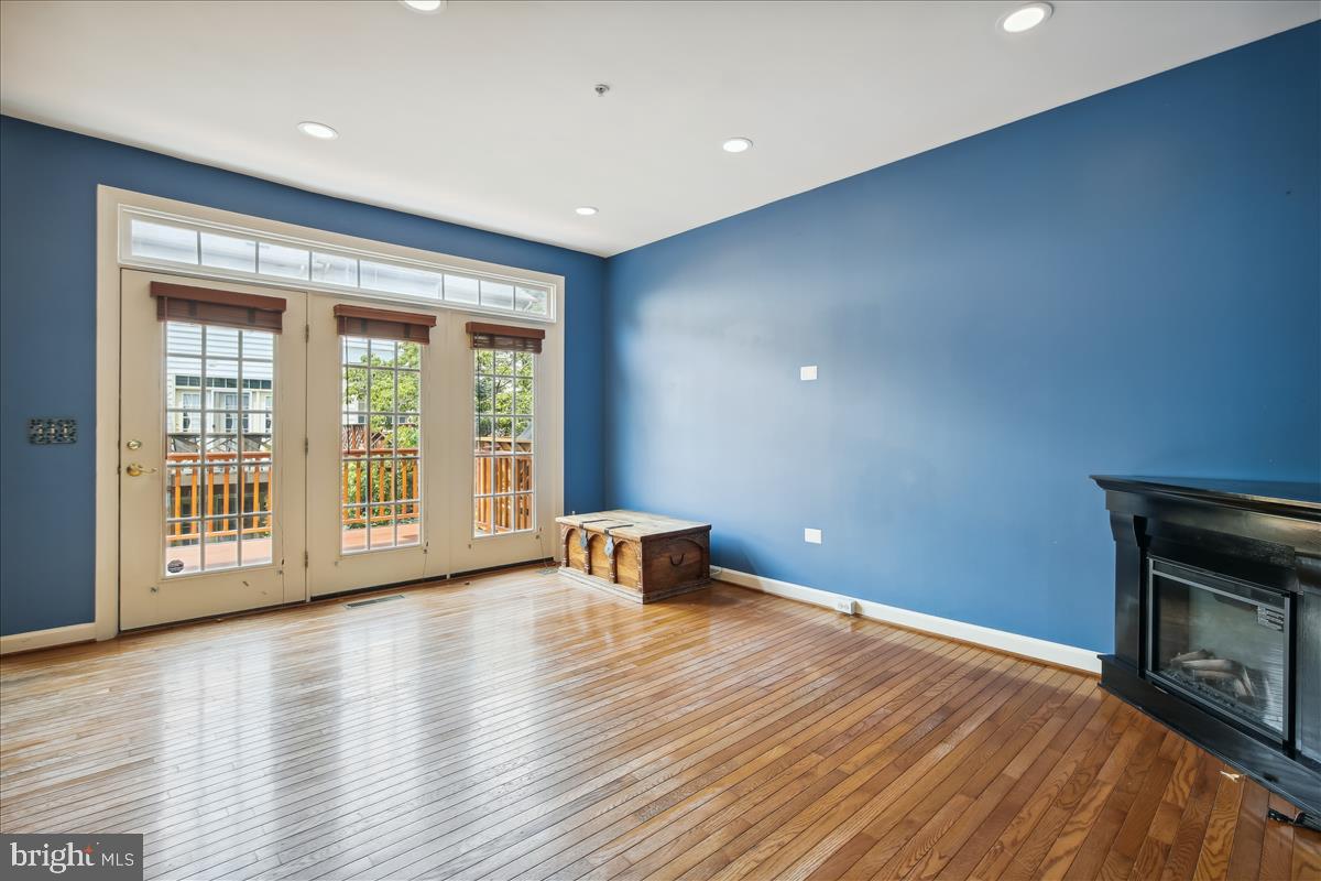 KIDWELL TOWNS - Residential Lease