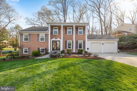 Homes For Sale - 4500 Wakefield Drive<br/> ANNANDALE, VA 22003