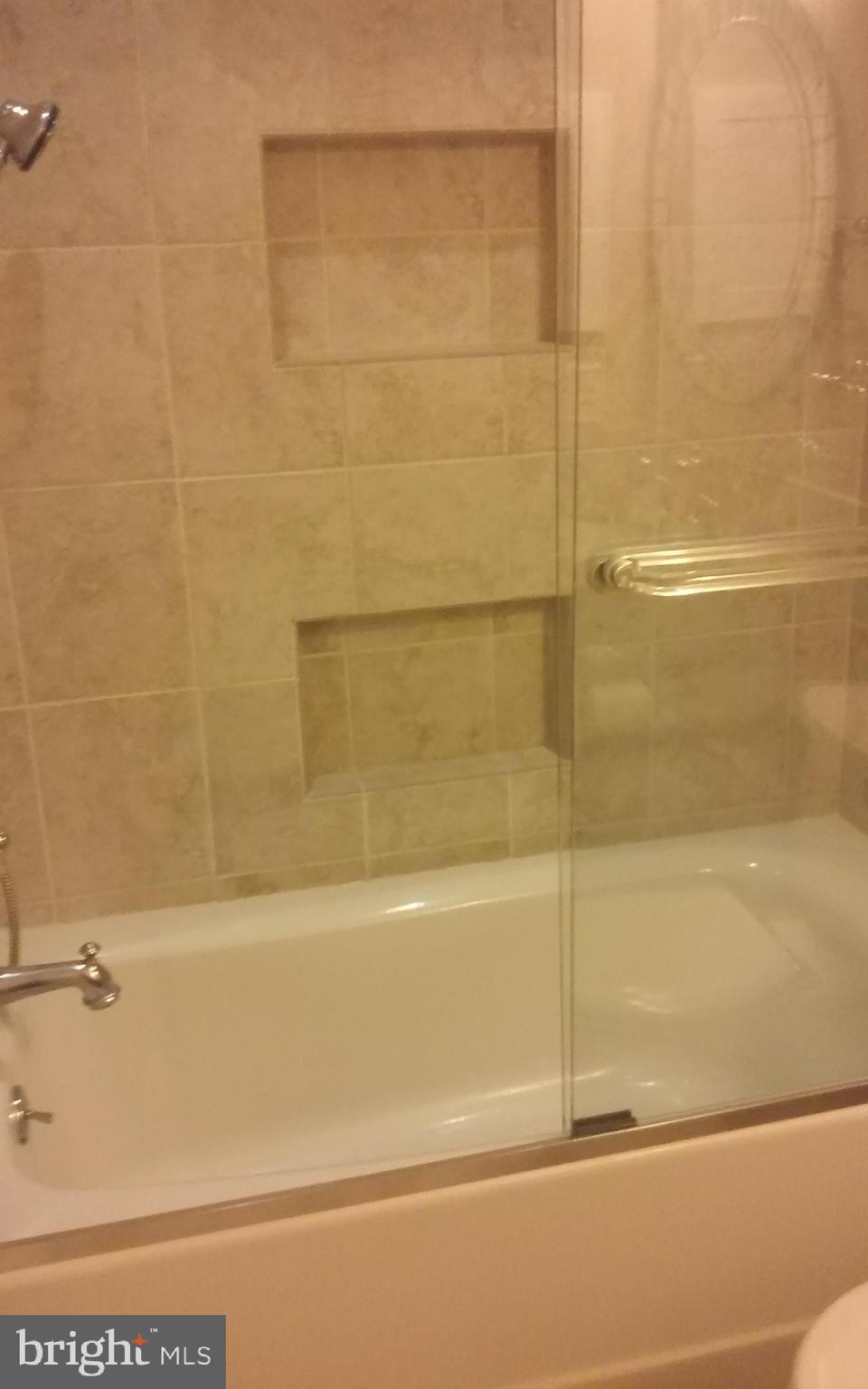 HAMPSHIRE - Residential