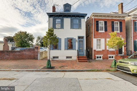 Photo of 36 E Fifth Street, NEW CASTLE, DE 19720 (MLS # DENC2091192)