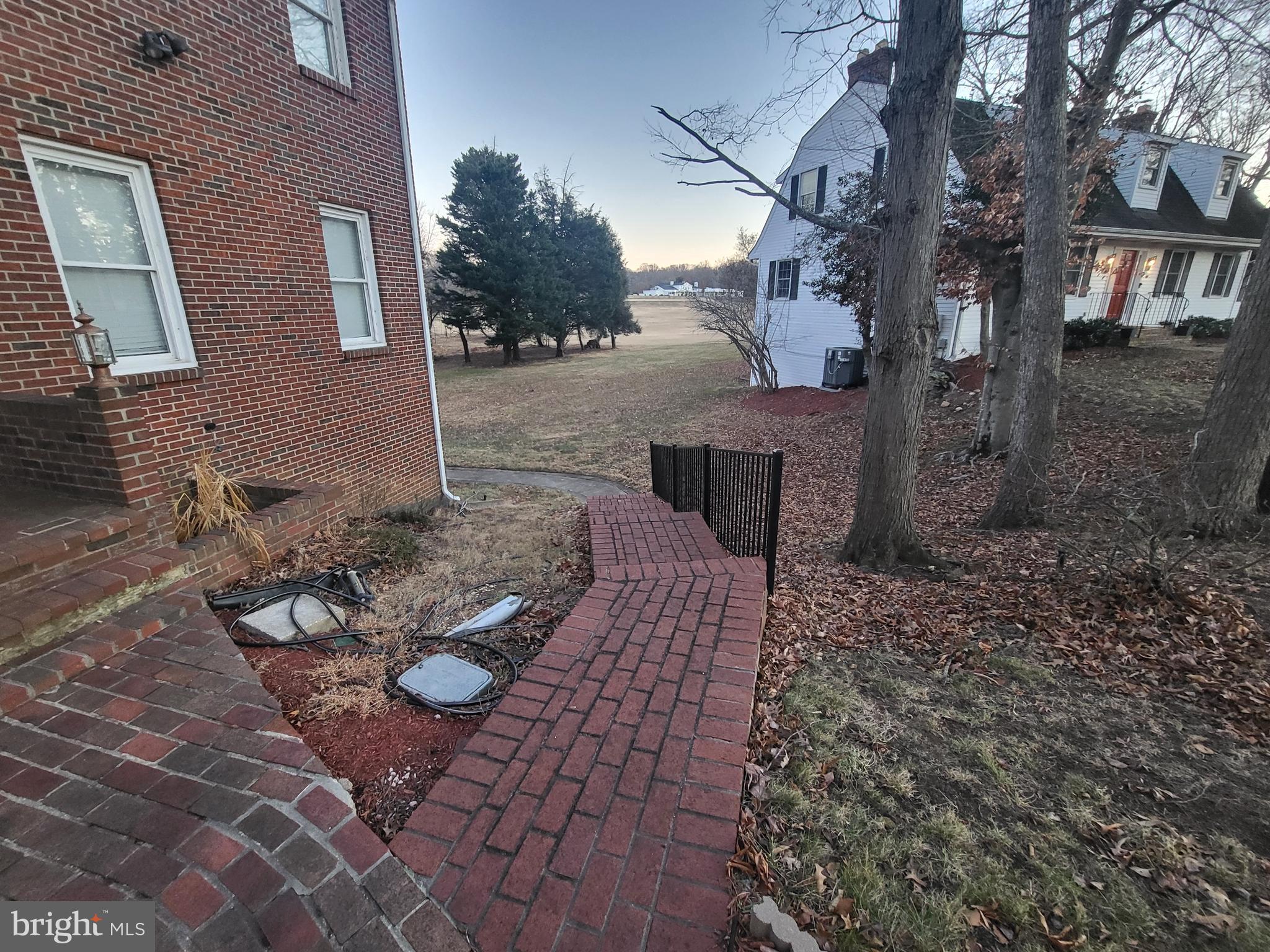 TANTALLON ON THE POTOMAC - Residential Lease