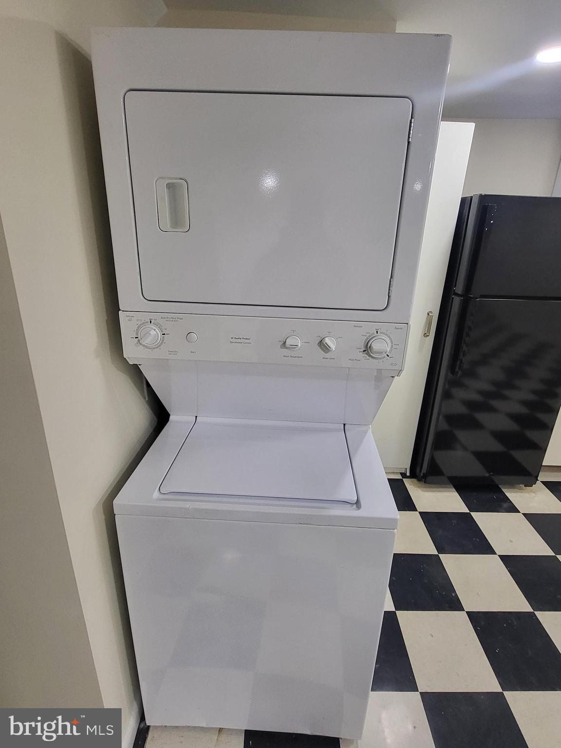 TANTALLON ON THE POTOMAC - Residential Lease