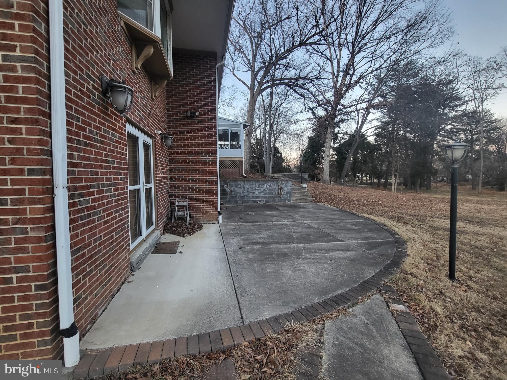 TANTALLON ON THE POTOMAC - Residential Lease