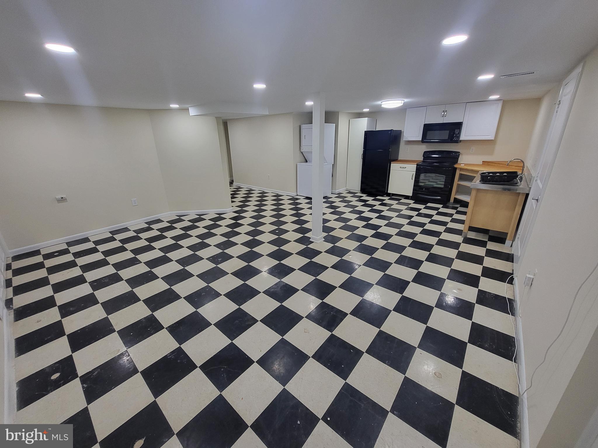 TANTALLON ON THE POTOMAC - Residential Lease