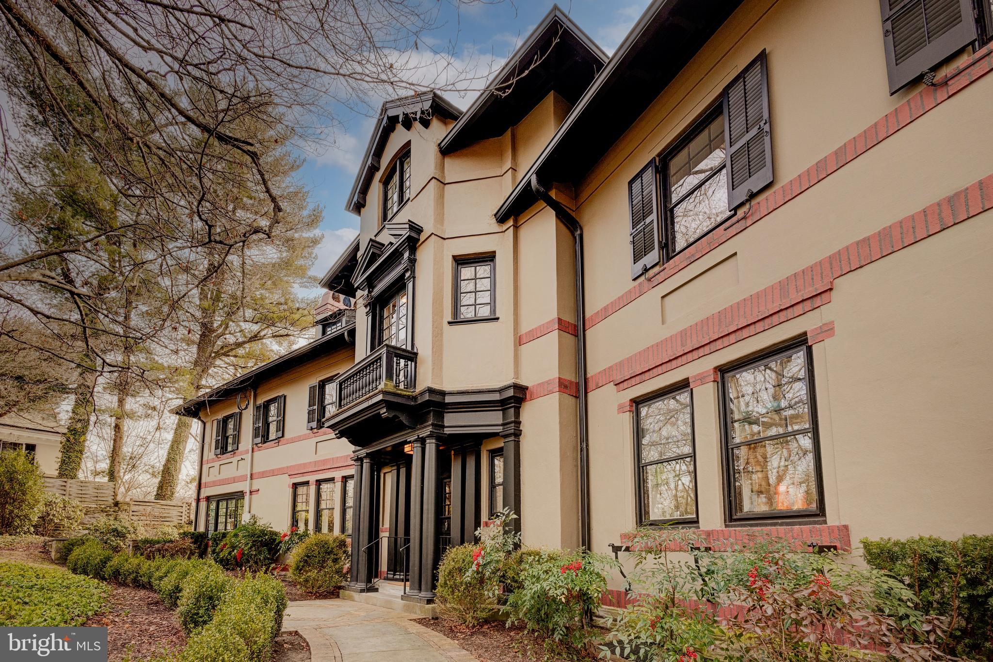 CHESTNUT HILL - Residential