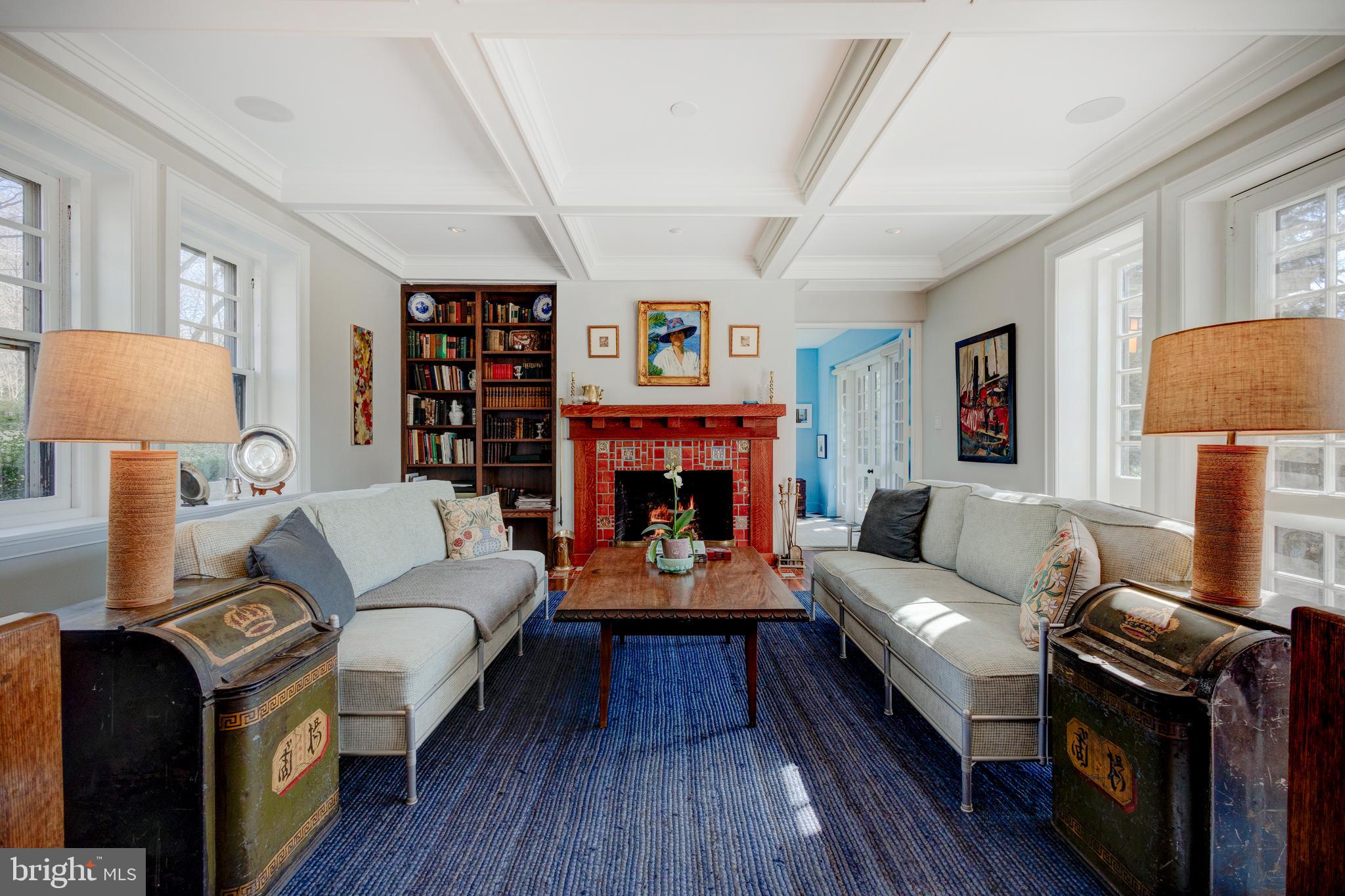 CHESTNUT HILL - Residential