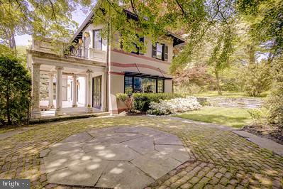 CHESTNUT HILL - Residential