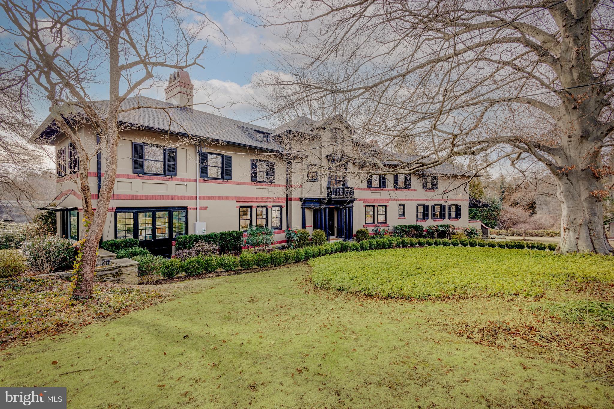 CHESTNUT HILL - Residential