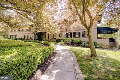 CHESTNUT HILL - Residential