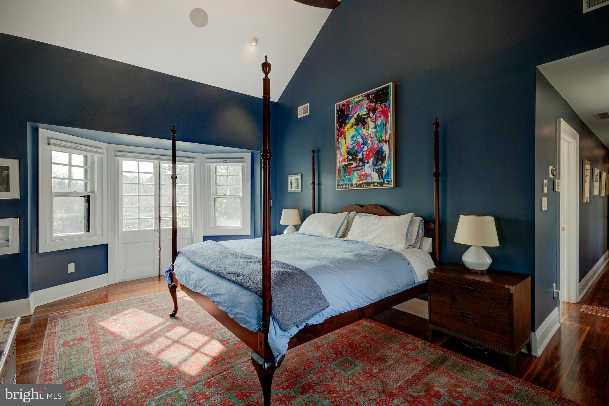 CHESTNUT HILL - Residential