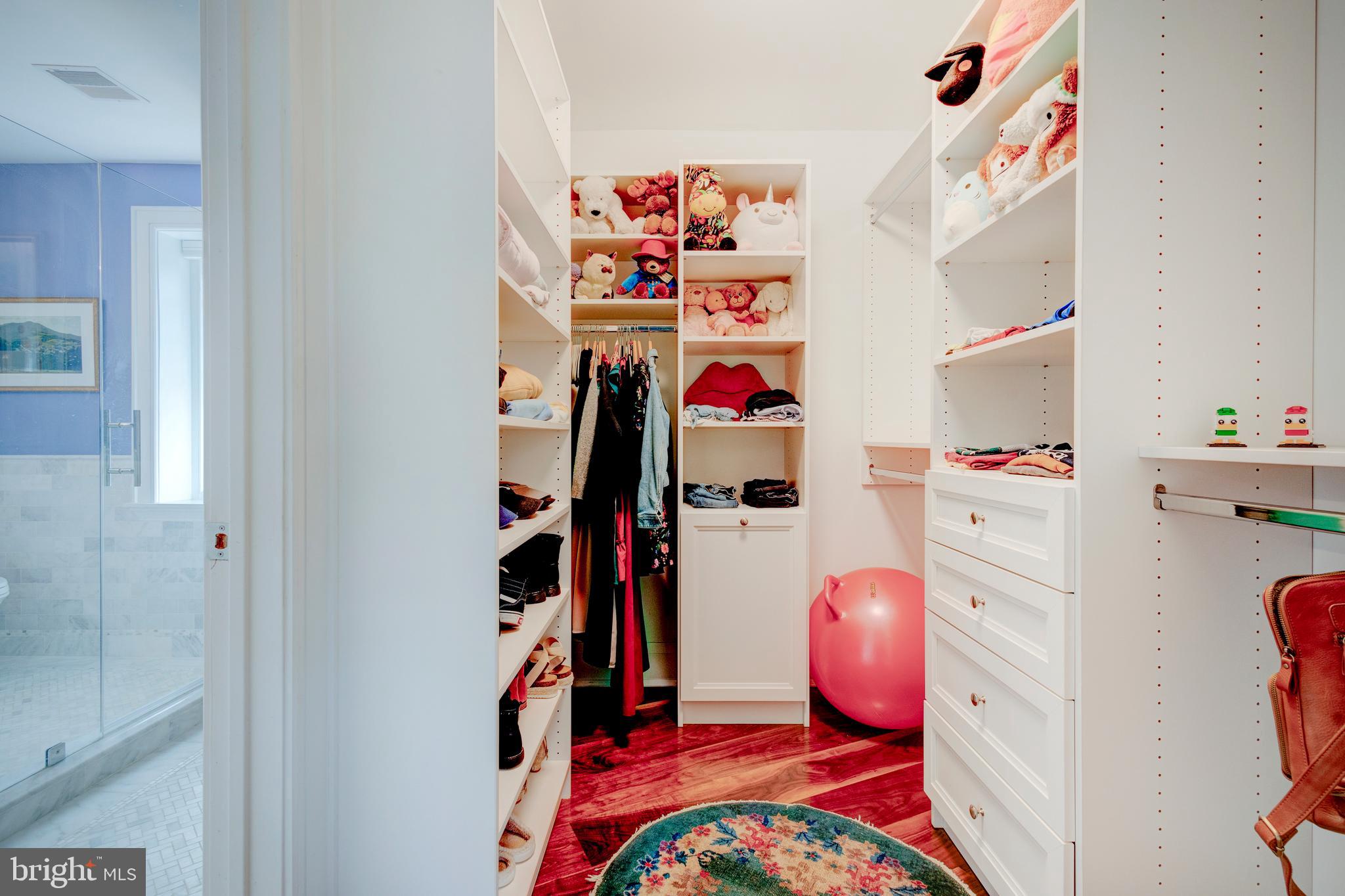 CHESTNUT HILL - Residential