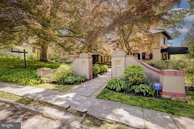 CHESTNUT HILL - Residential