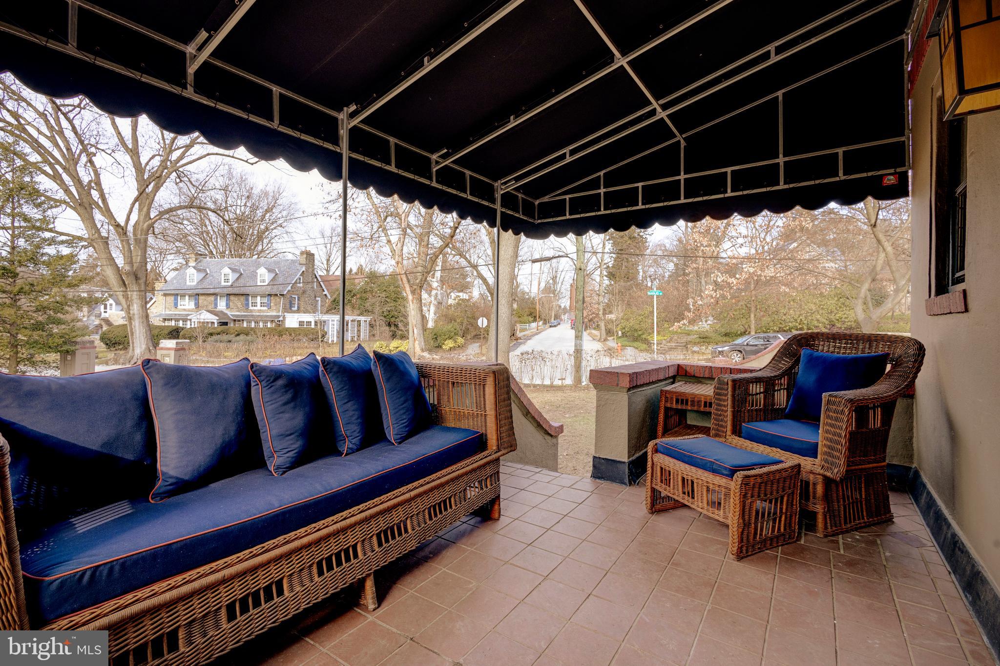 CHESTNUT HILL - Residential