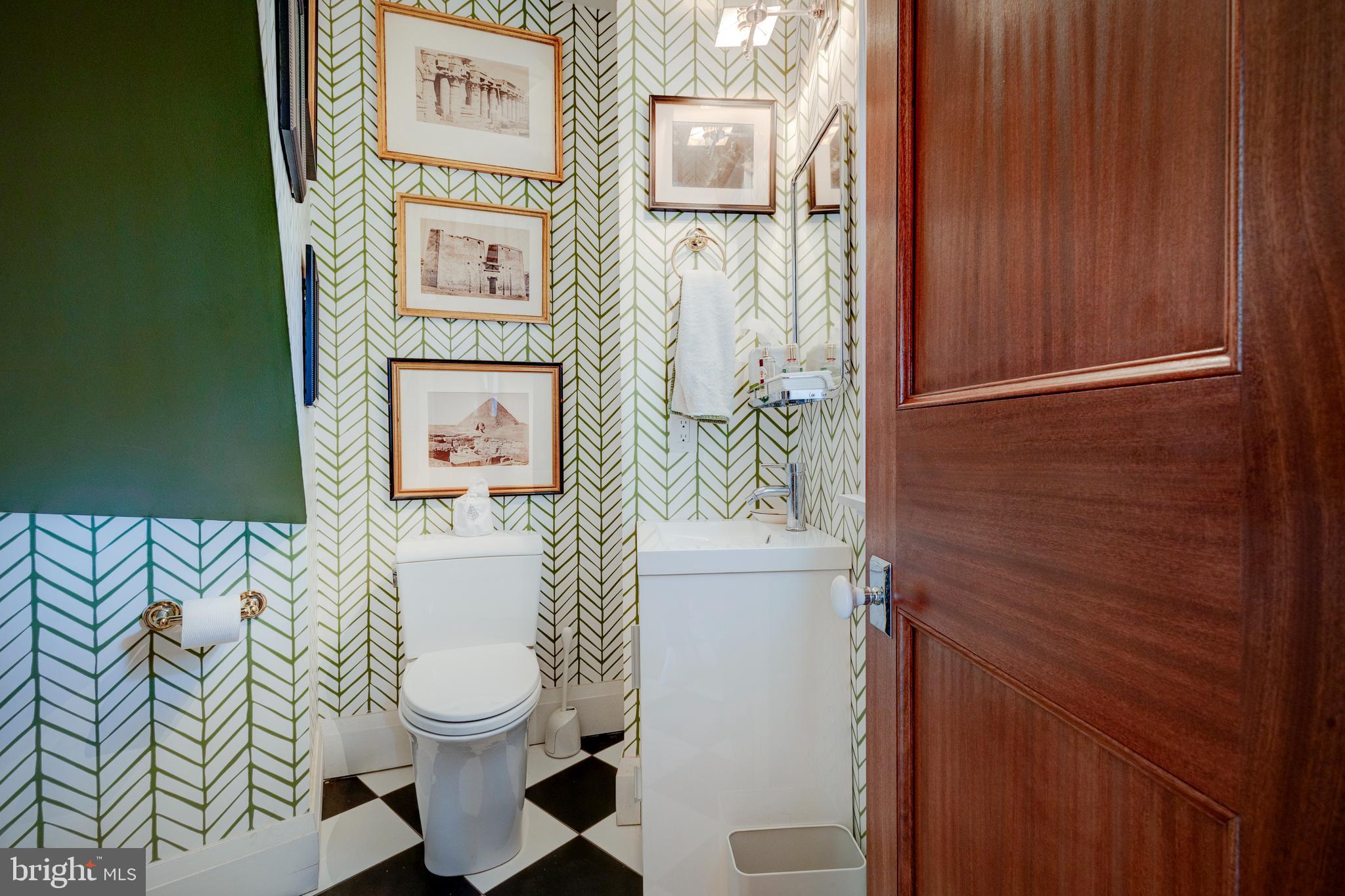 CHESTNUT HILL - Residential