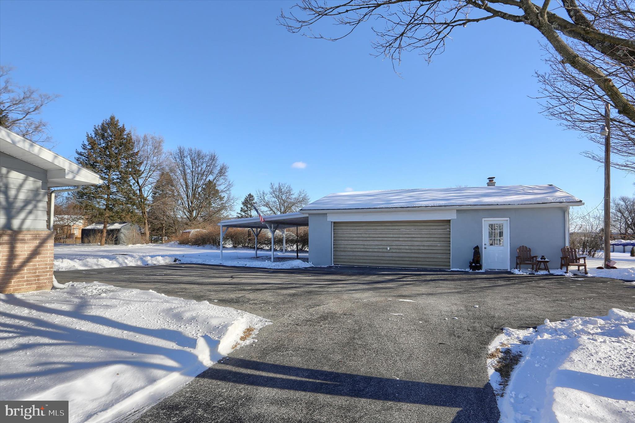 HILLTOP MANOR - Residential