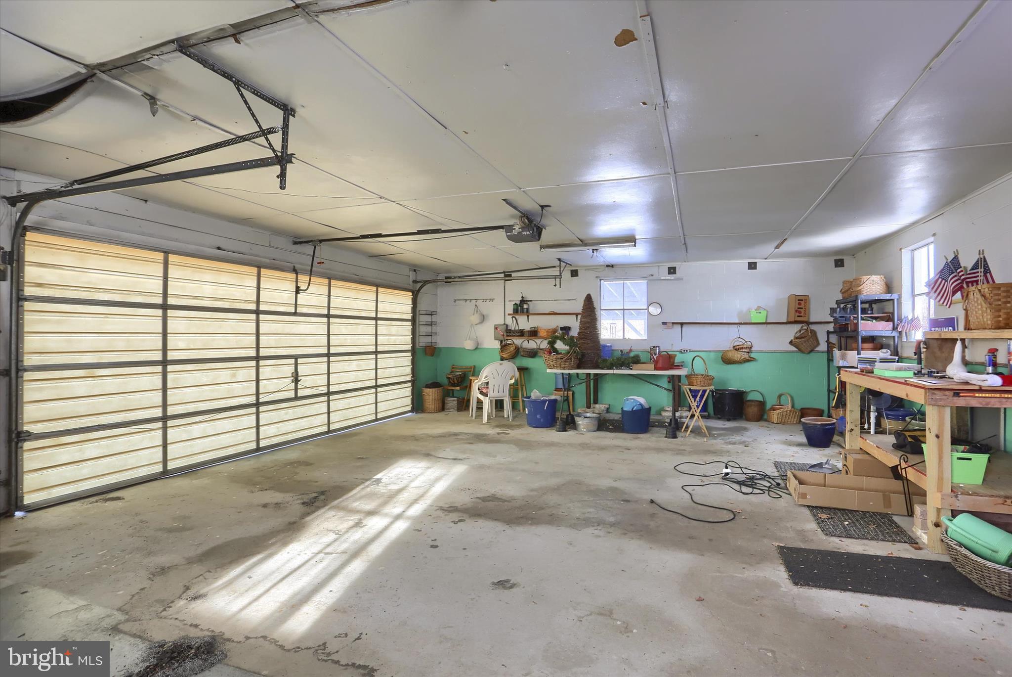 HILLTOP MANOR - Residential