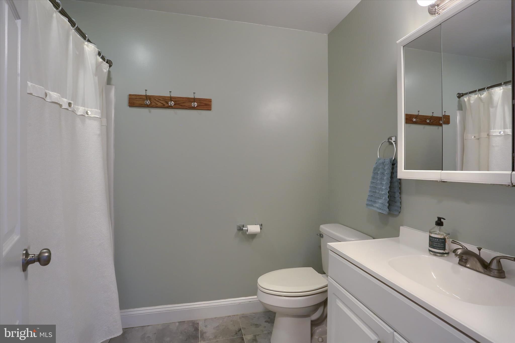 HILLTOP MANOR - Residential