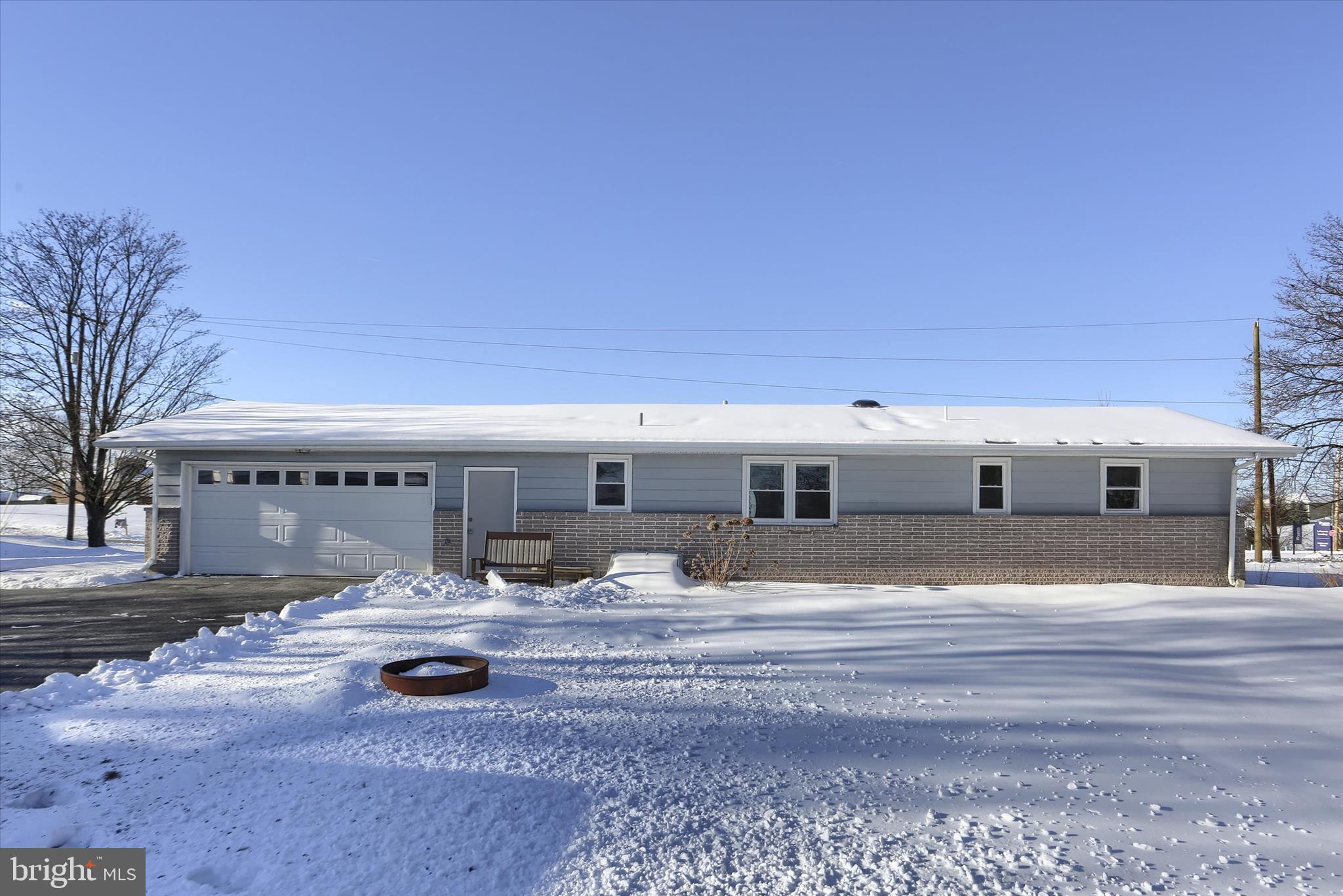 HILLTOP MANOR - Residential