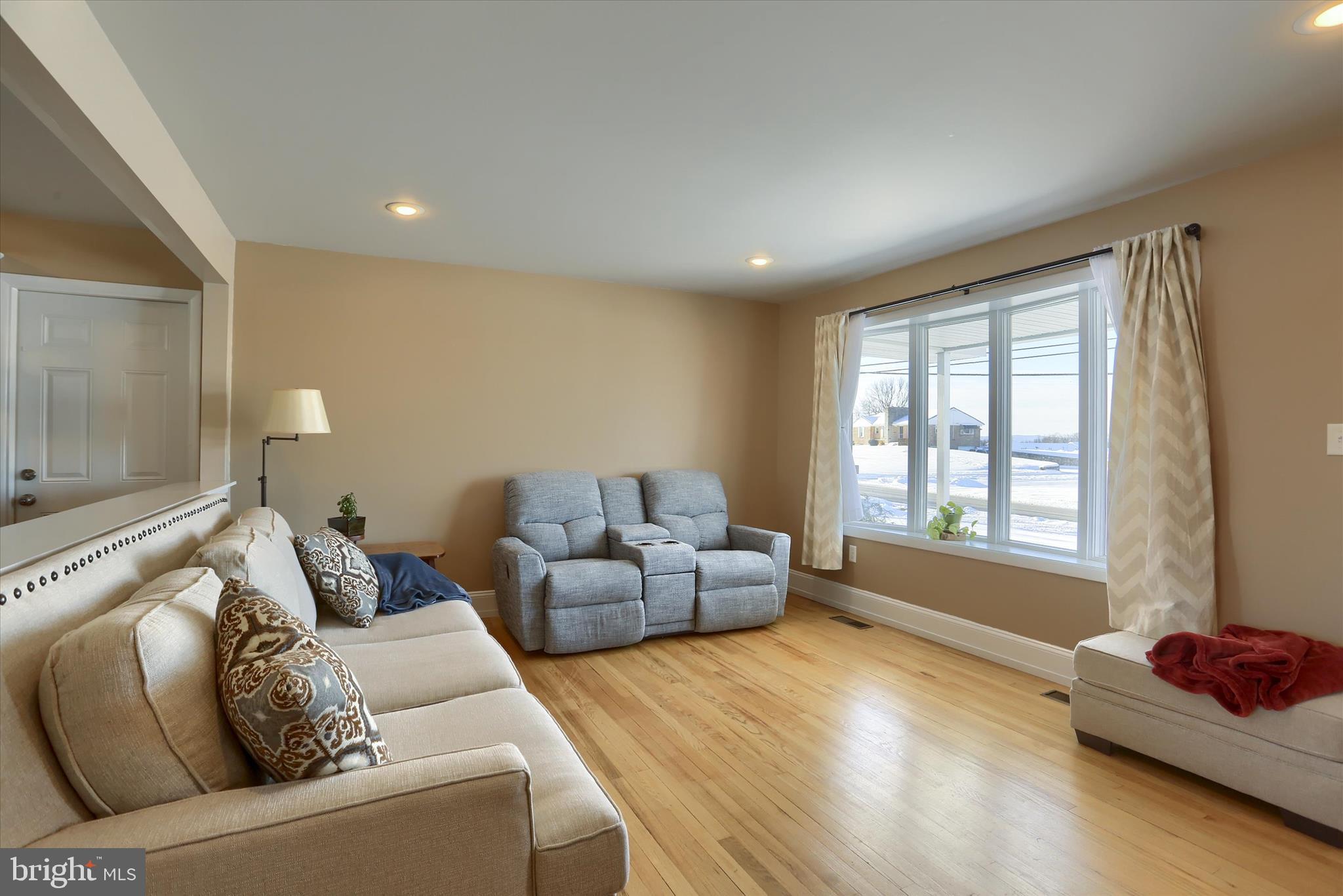 HILLTOP MANOR - Residential