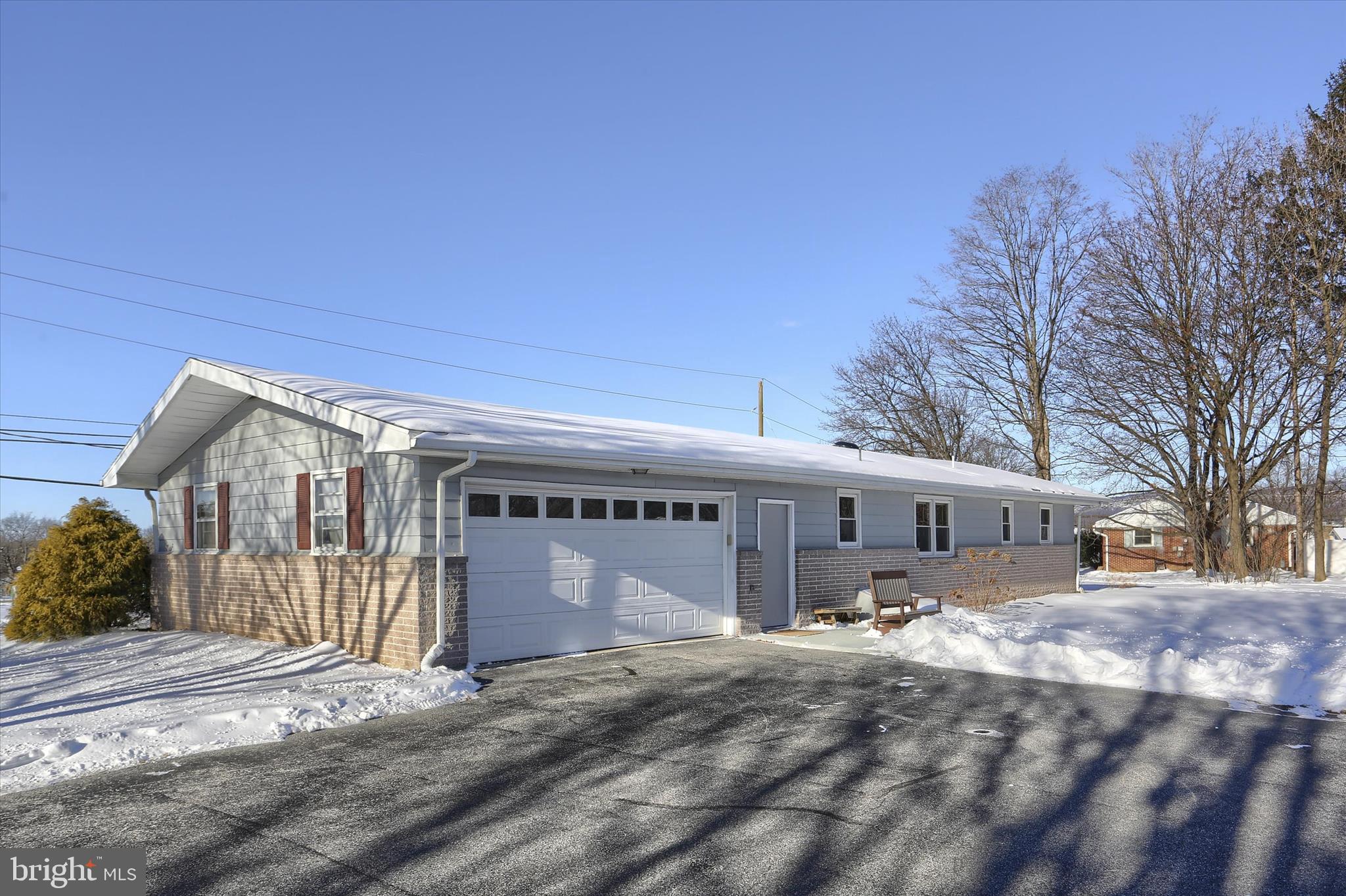 HILLTOP MANOR - Residential