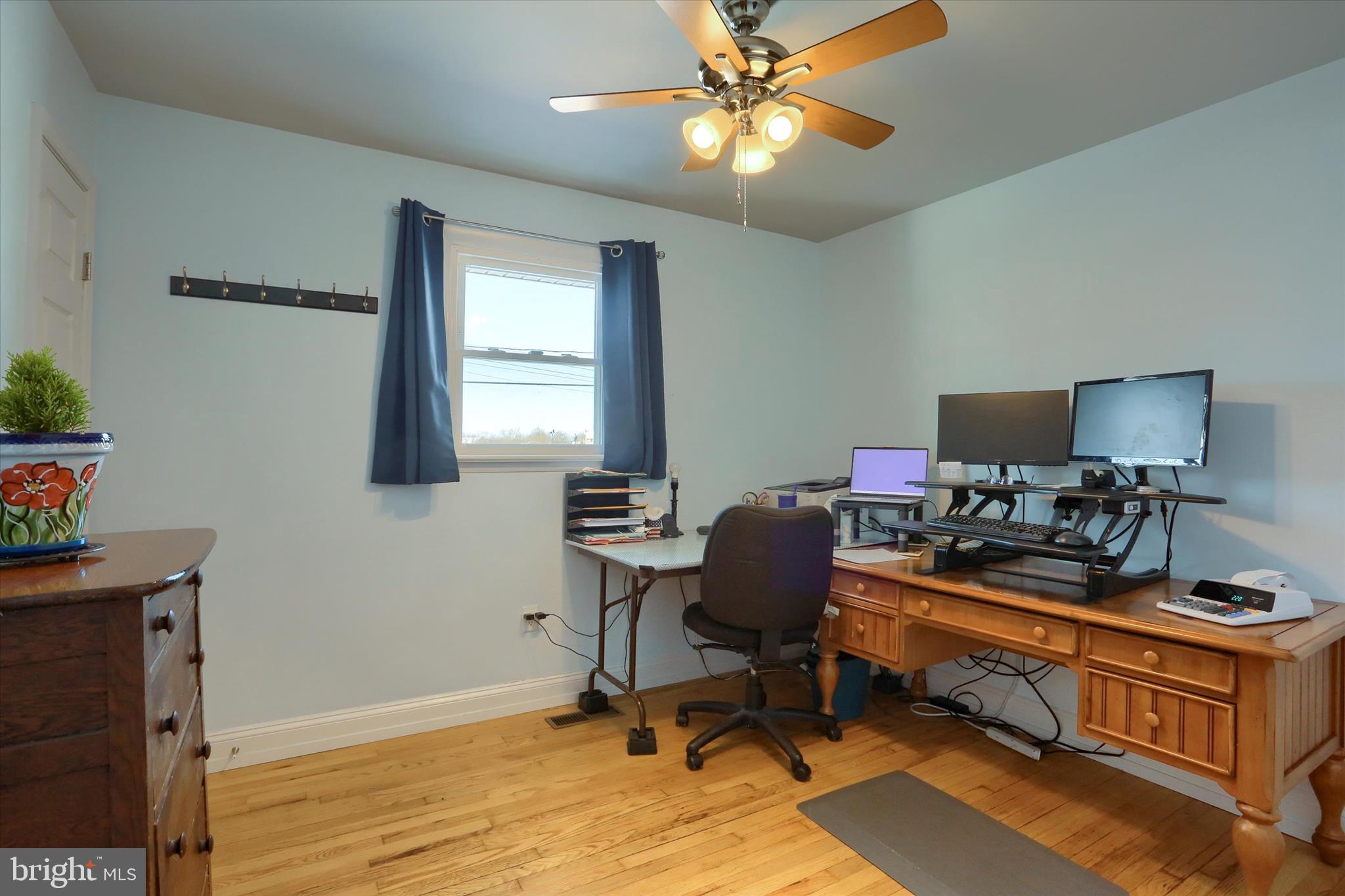 HILLTOP MANOR - Residential