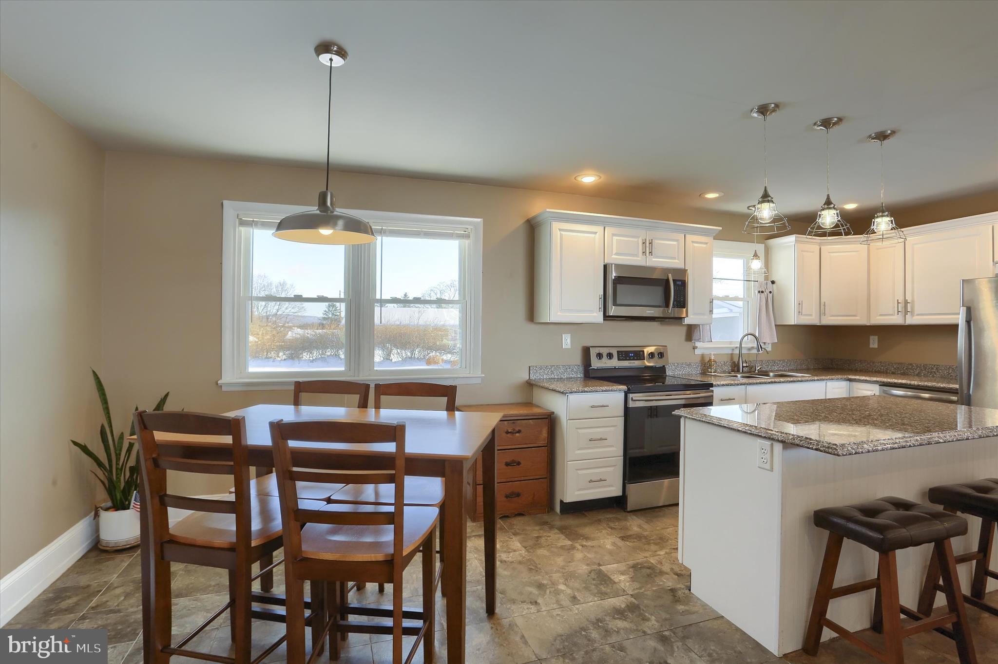 HILLTOP MANOR - Residential