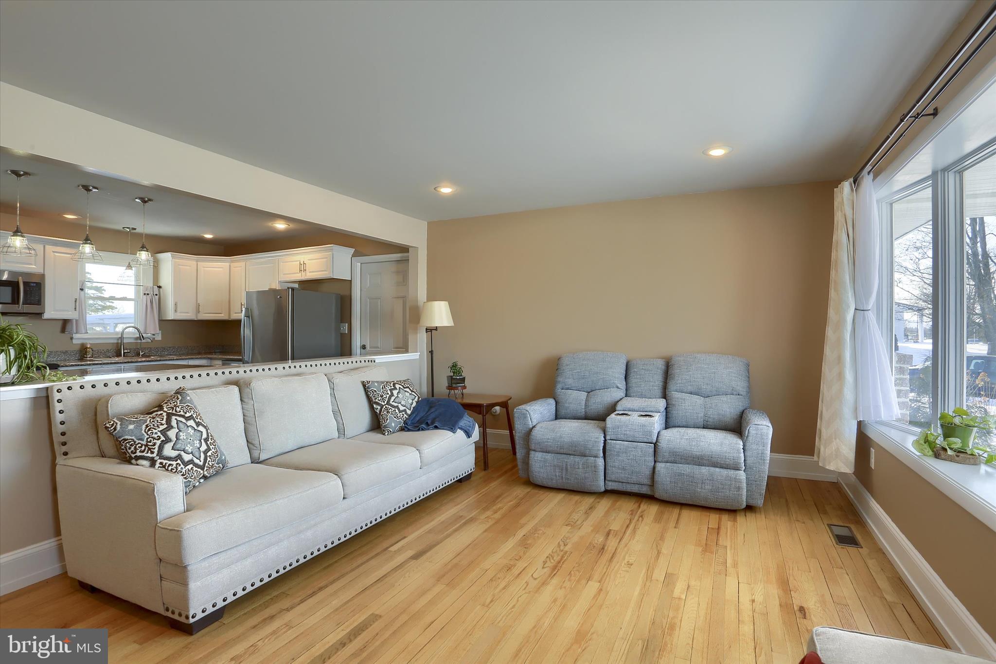 HILLTOP MANOR - Residential