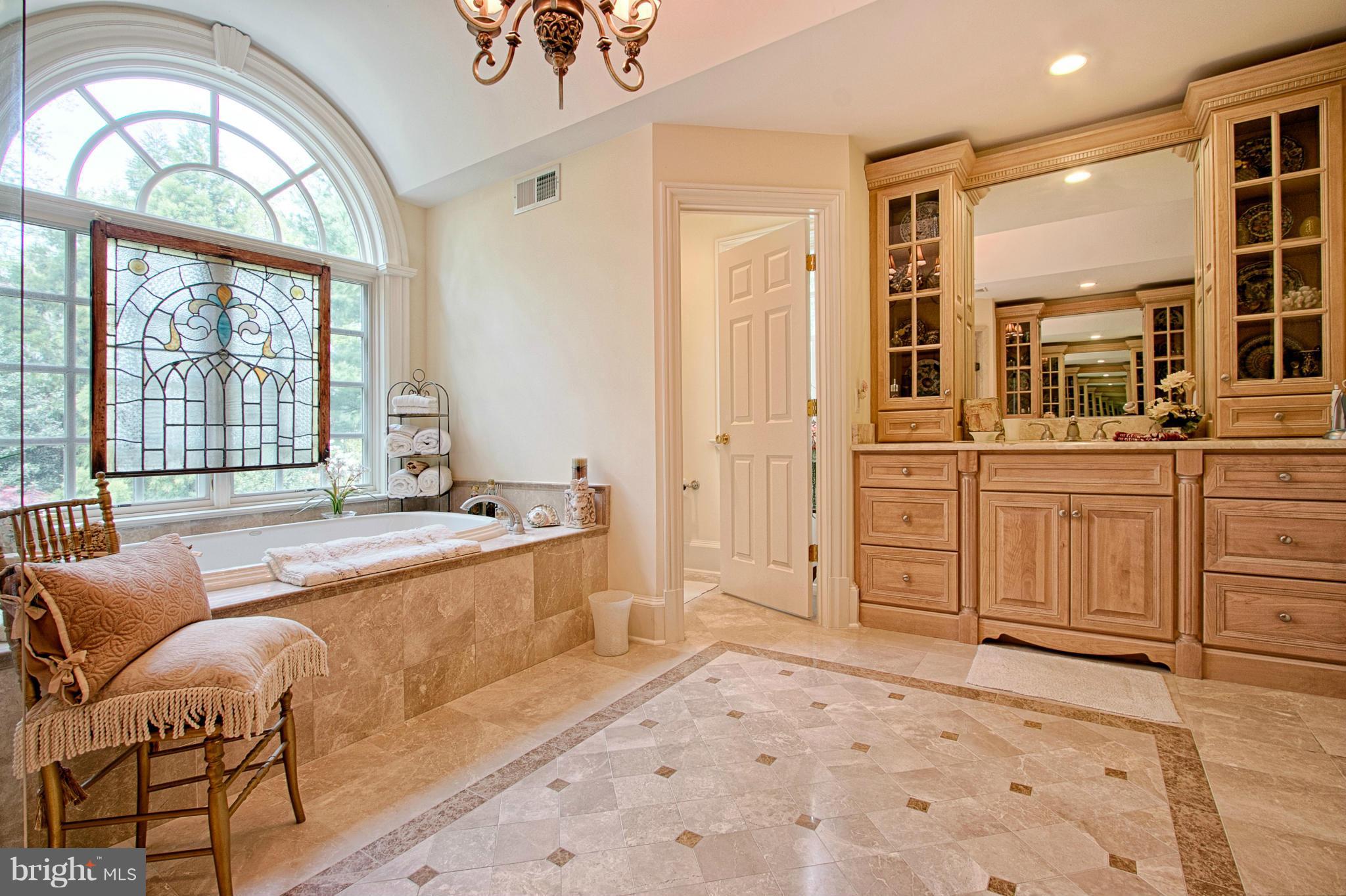 COUNTRY CLUB HILLS - Residential