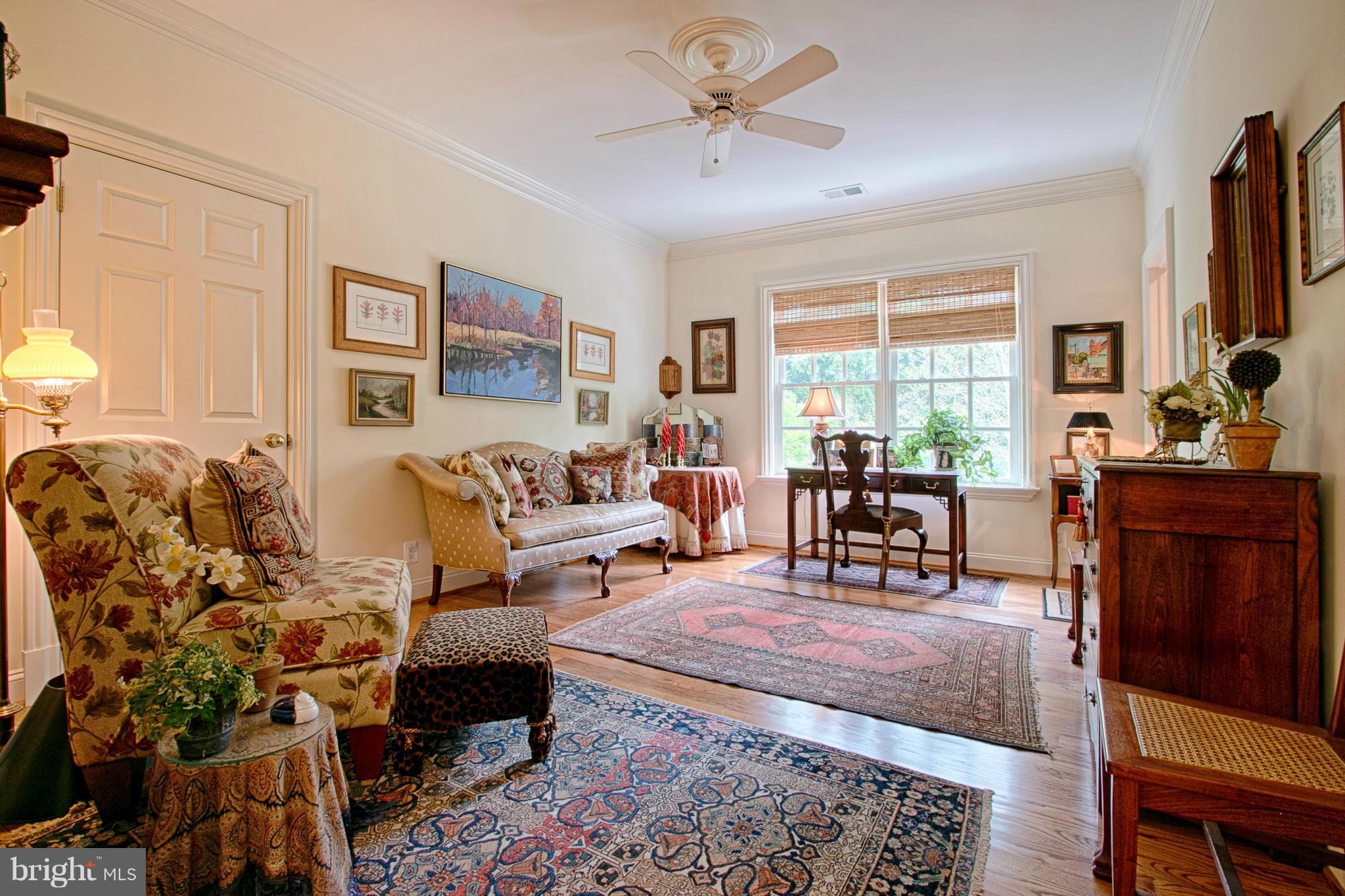 COUNTRY CLUB HILLS - Residential