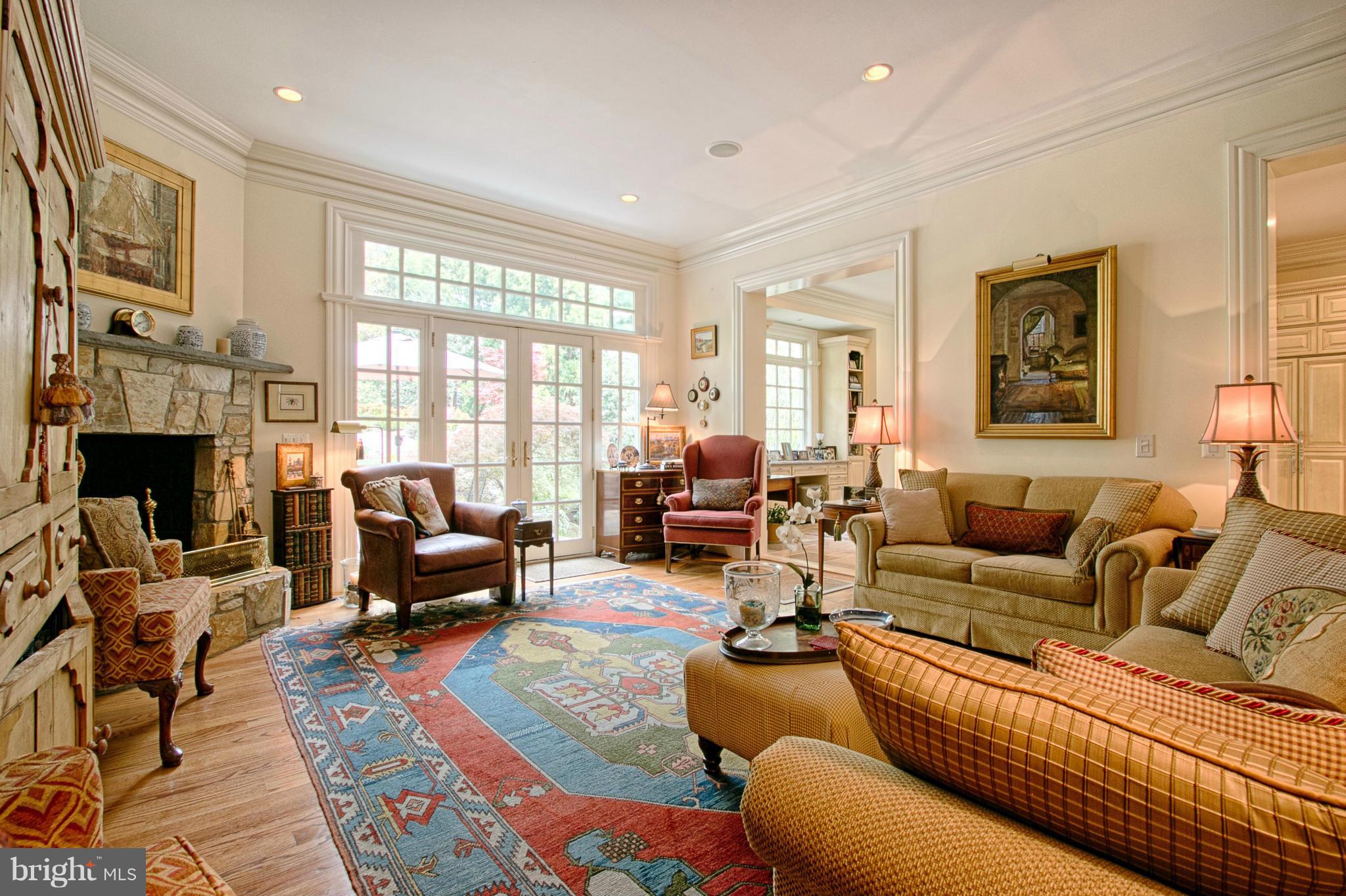 COUNTRY CLUB HILLS - Residential