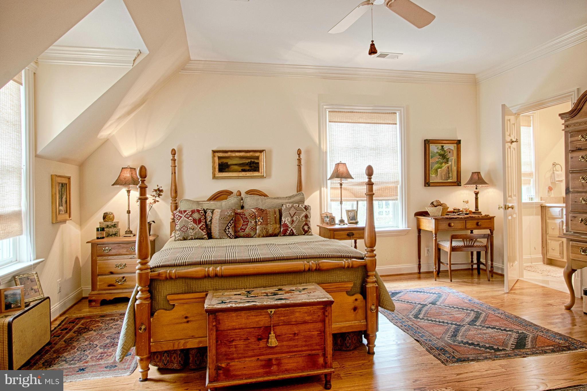 COUNTRY CLUB HILLS - Residential