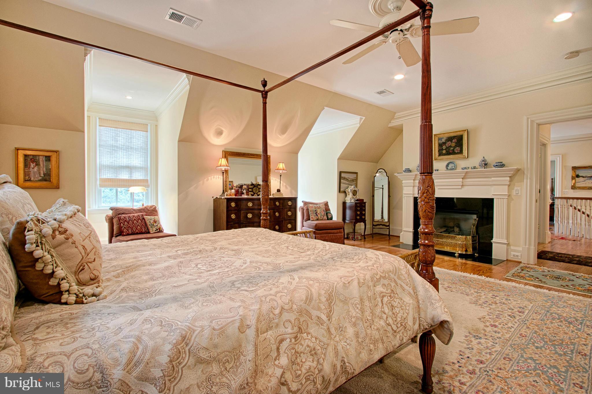 COUNTRY CLUB HILLS - Residential