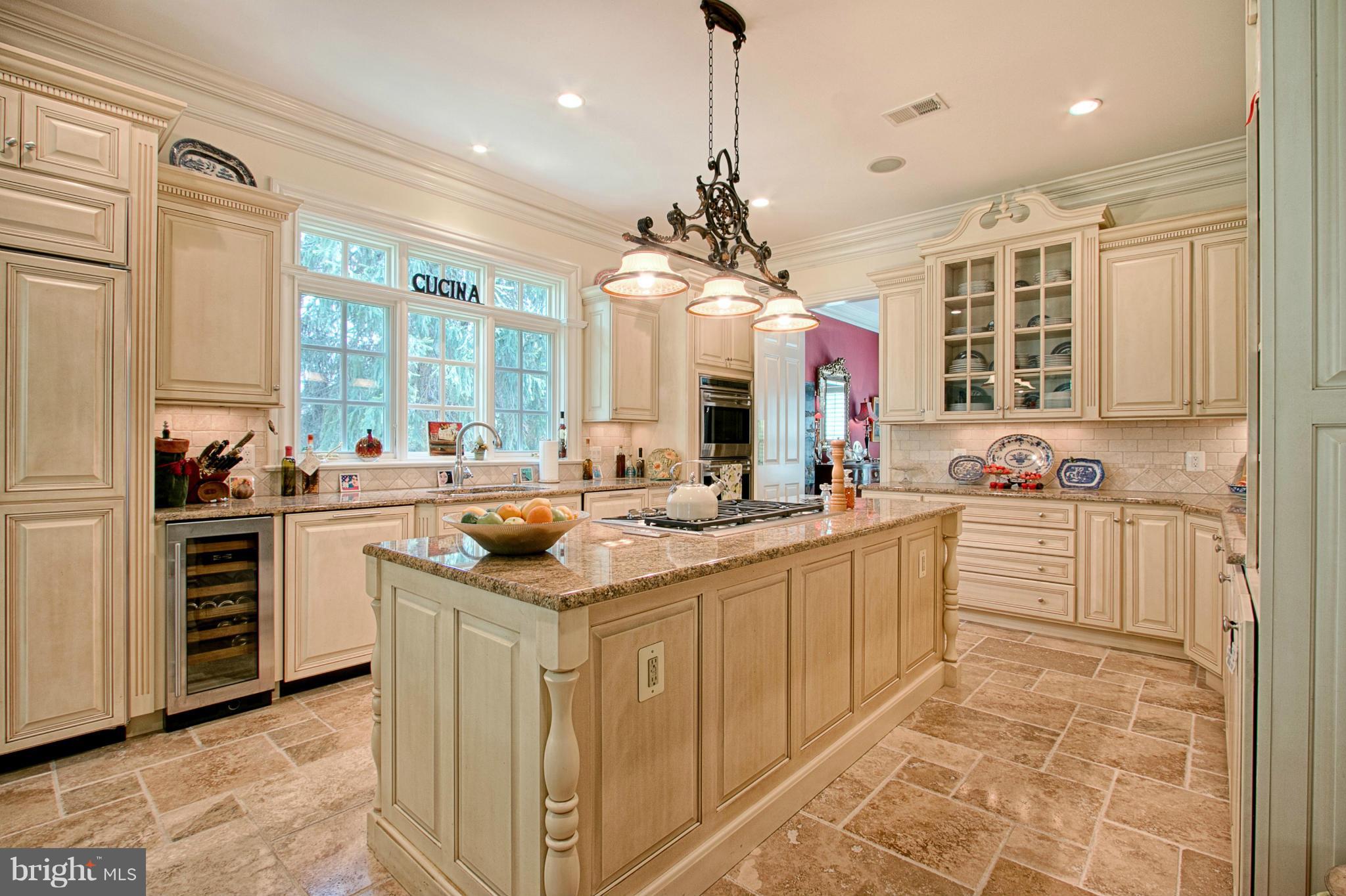 COUNTRY CLUB HILLS - Residential