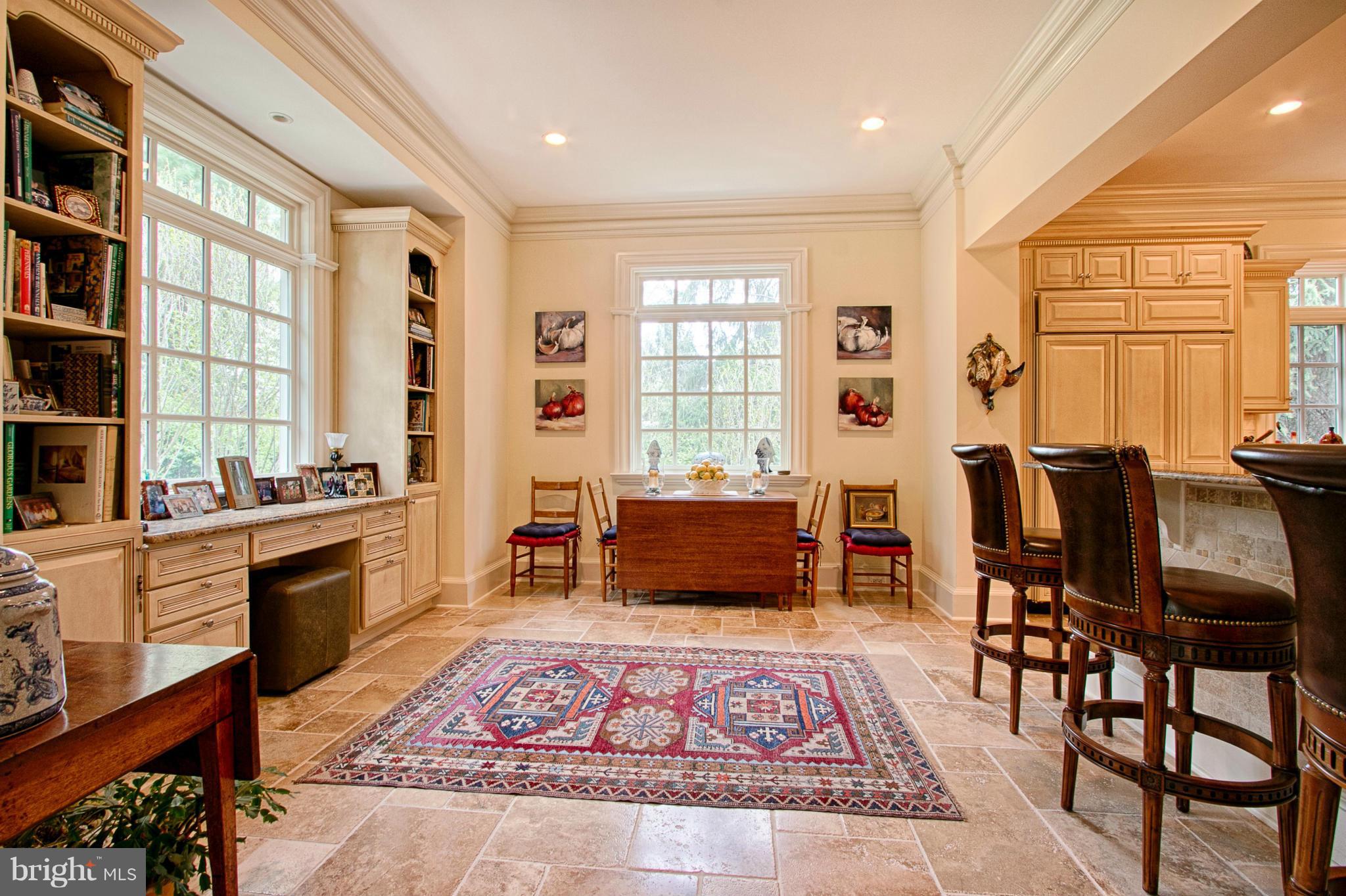 COUNTRY CLUB HILLS - Residential