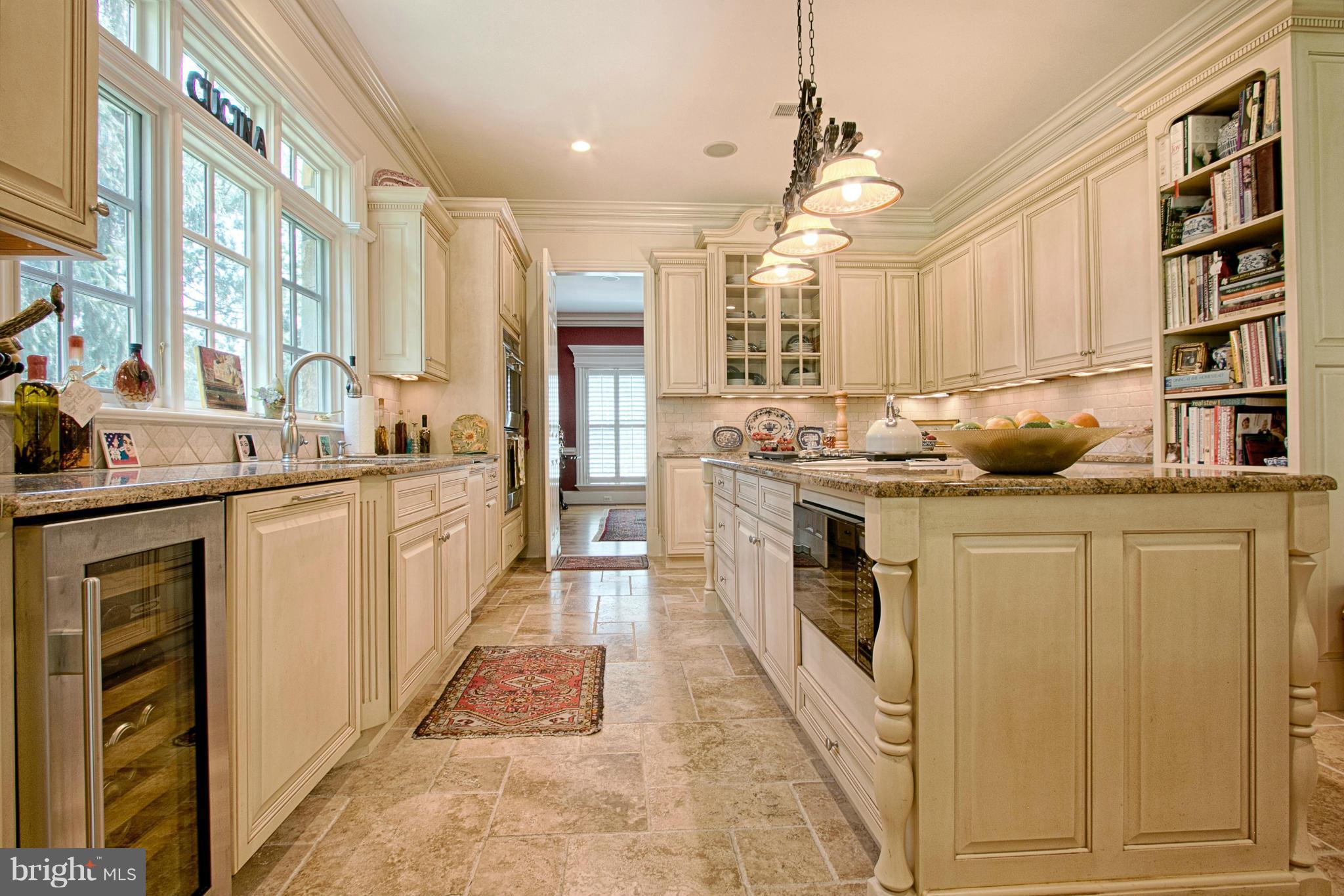 COUNTRY CLUB HILLS - Residential