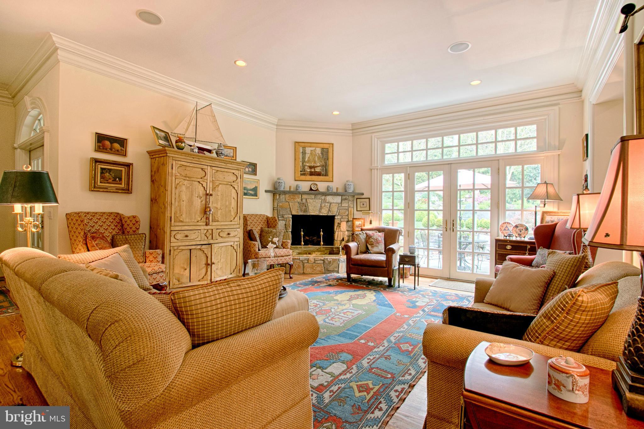 COUNTRY CLUB HILLS - Residential