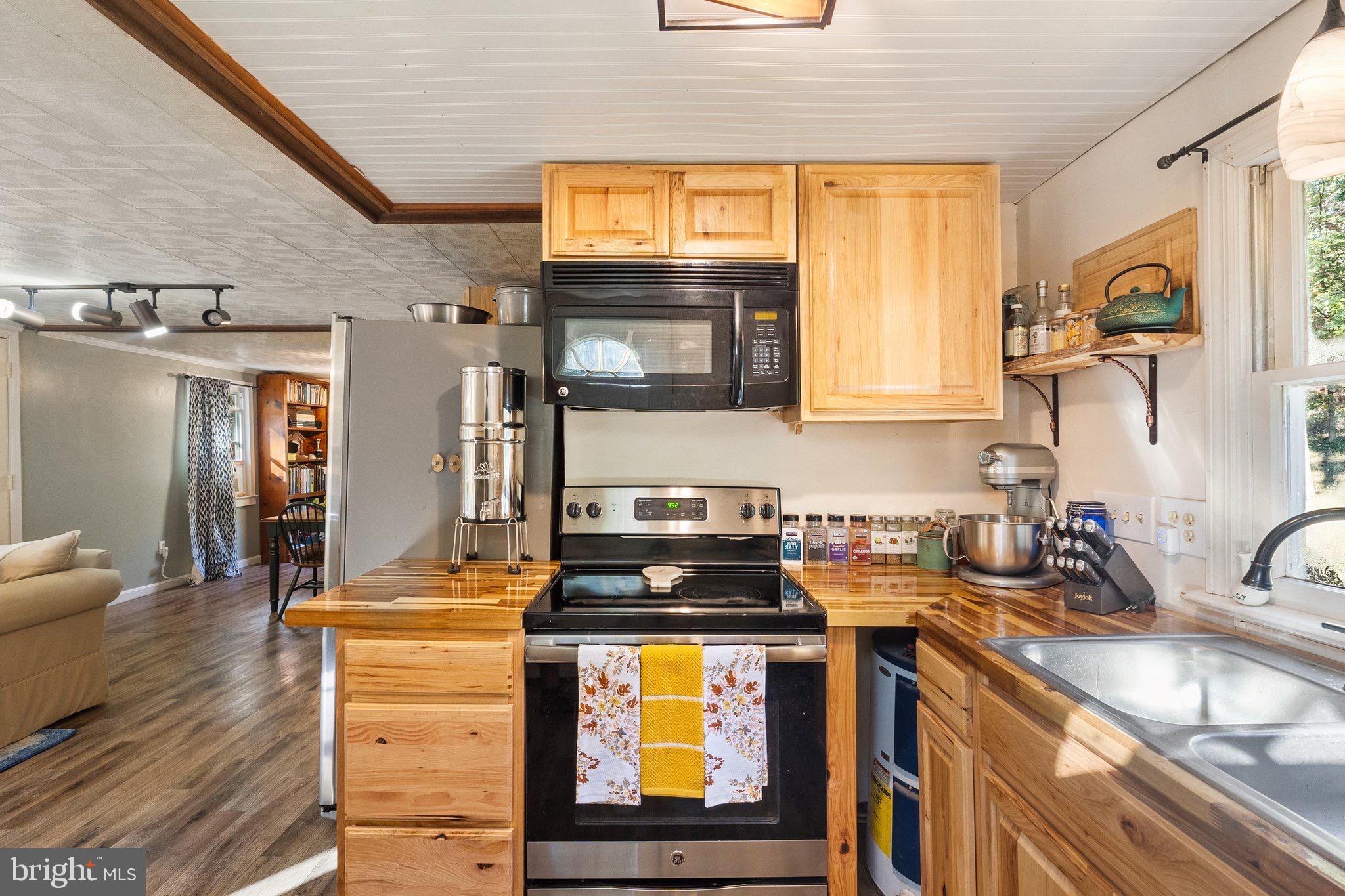 PIN OAK - Residential