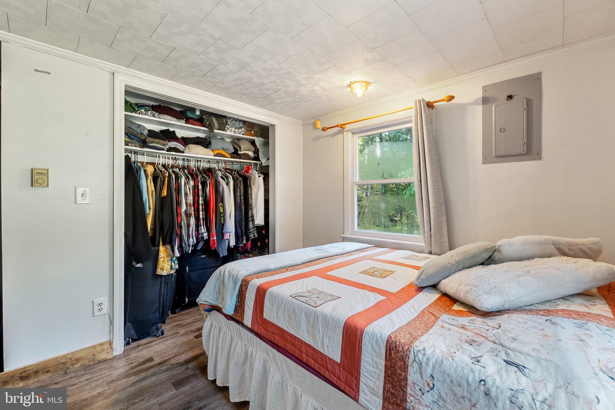 PIN OAK - Residential