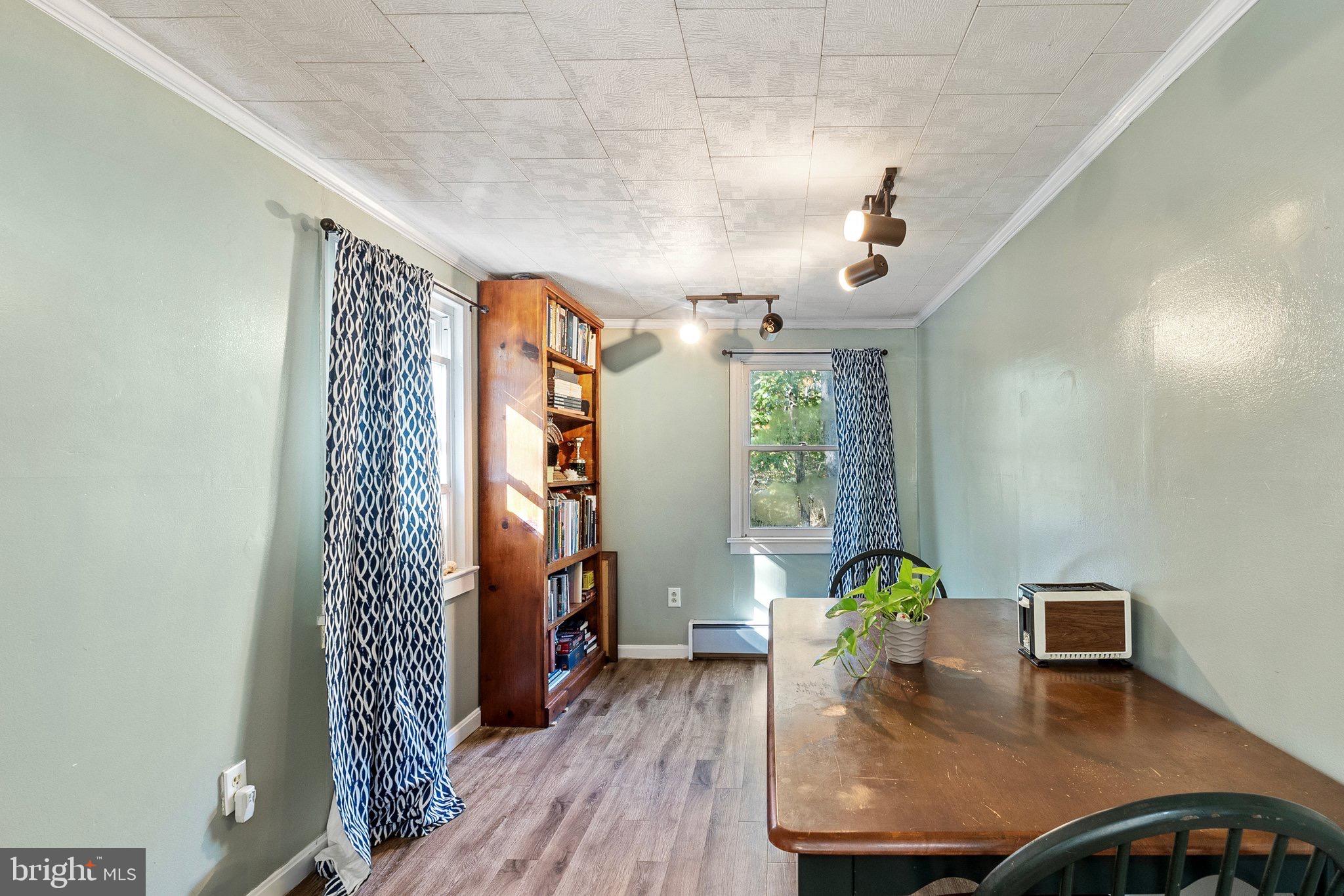 PIN OAK - Residential