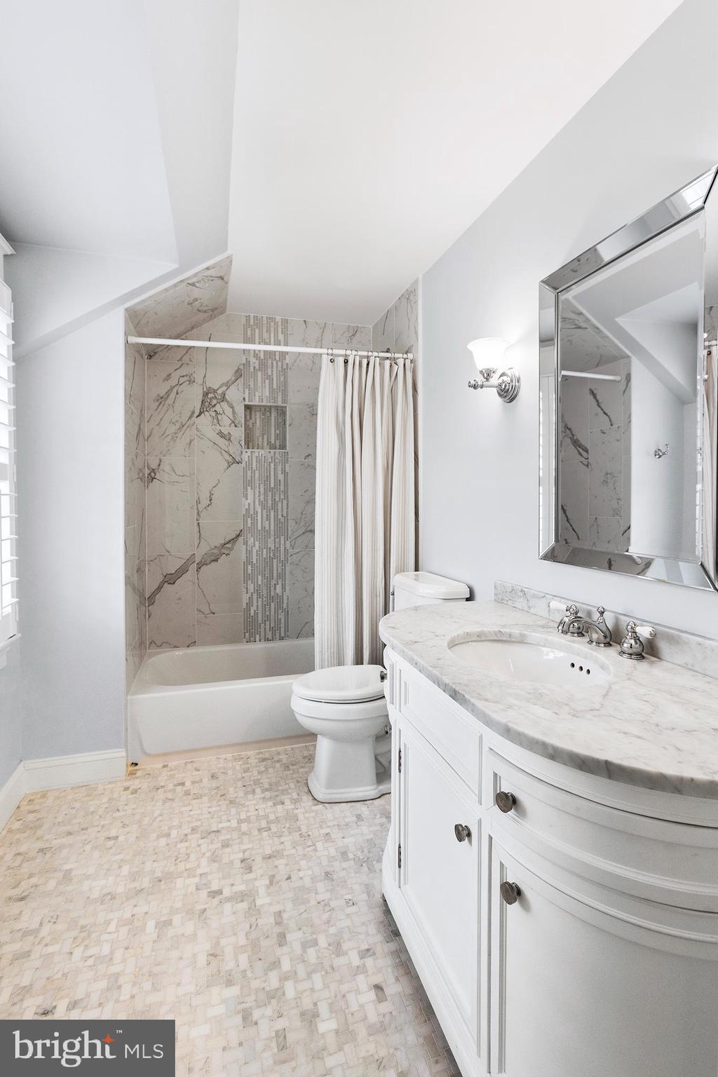 CHEVY CHASE - Residential