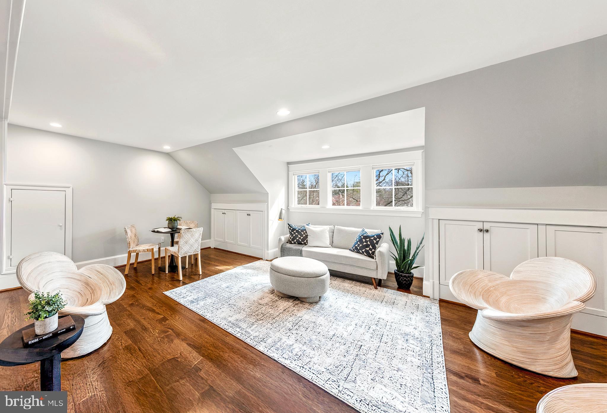 CHEVY CHASE - Residential