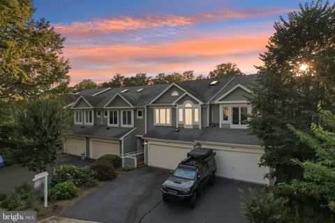 1975 LAKEPORT WAY RESTON VA 20191