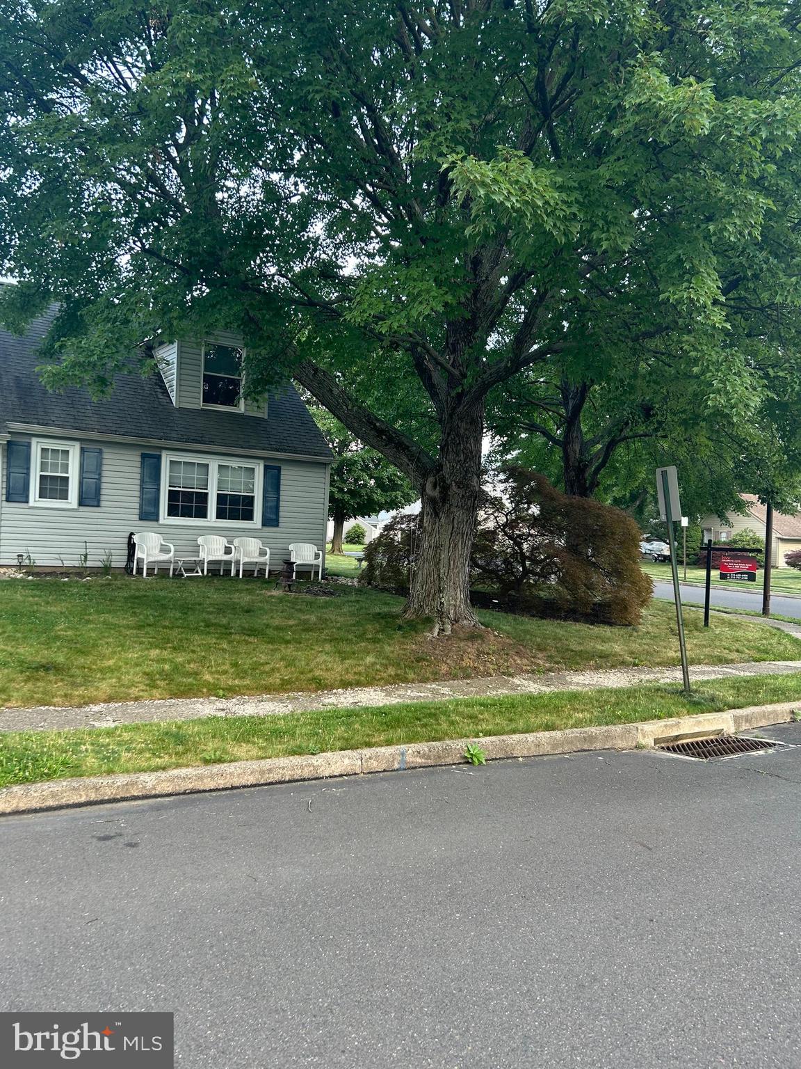 527 NEL DRIVE