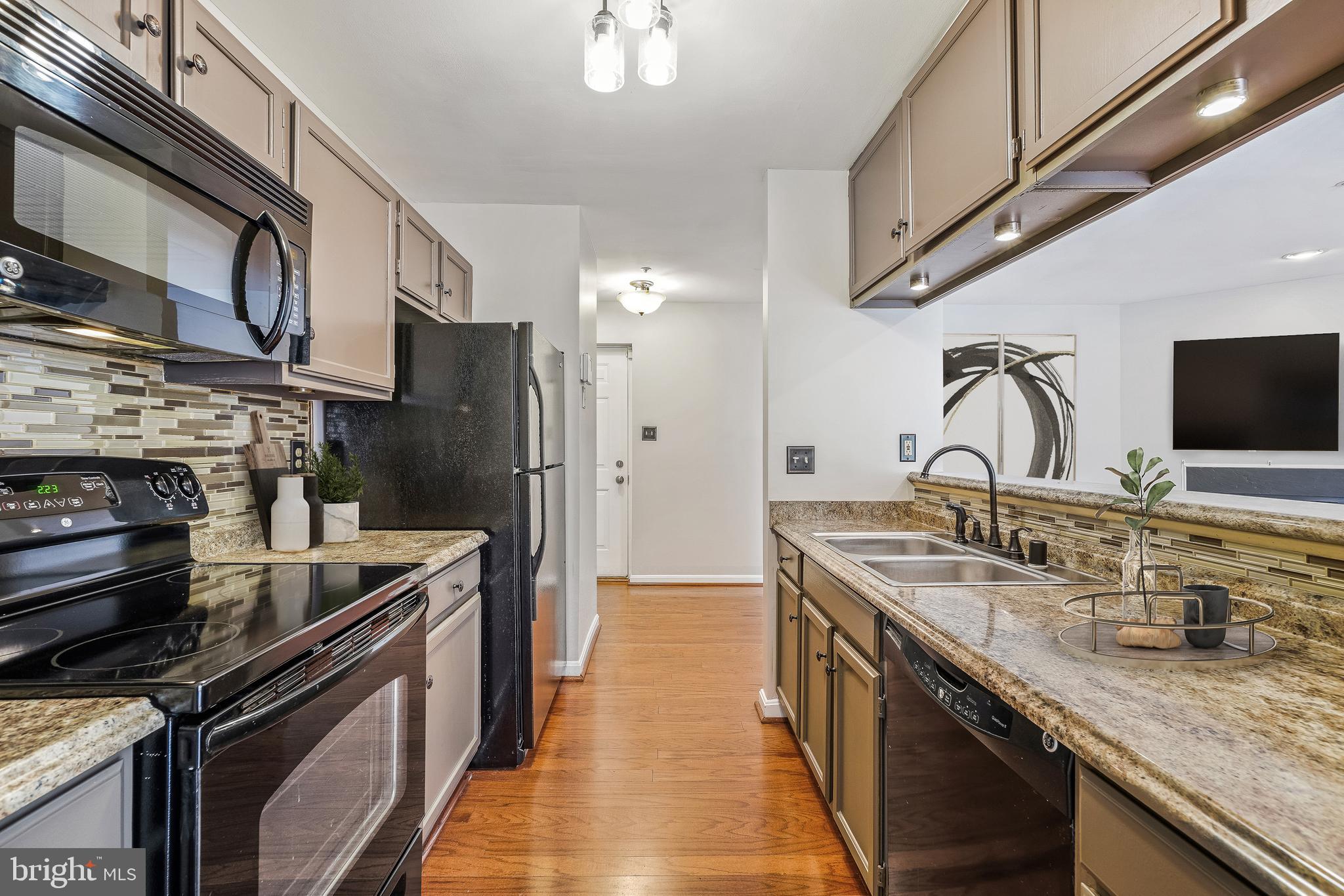 ROSECROFT COMMONS - Residential