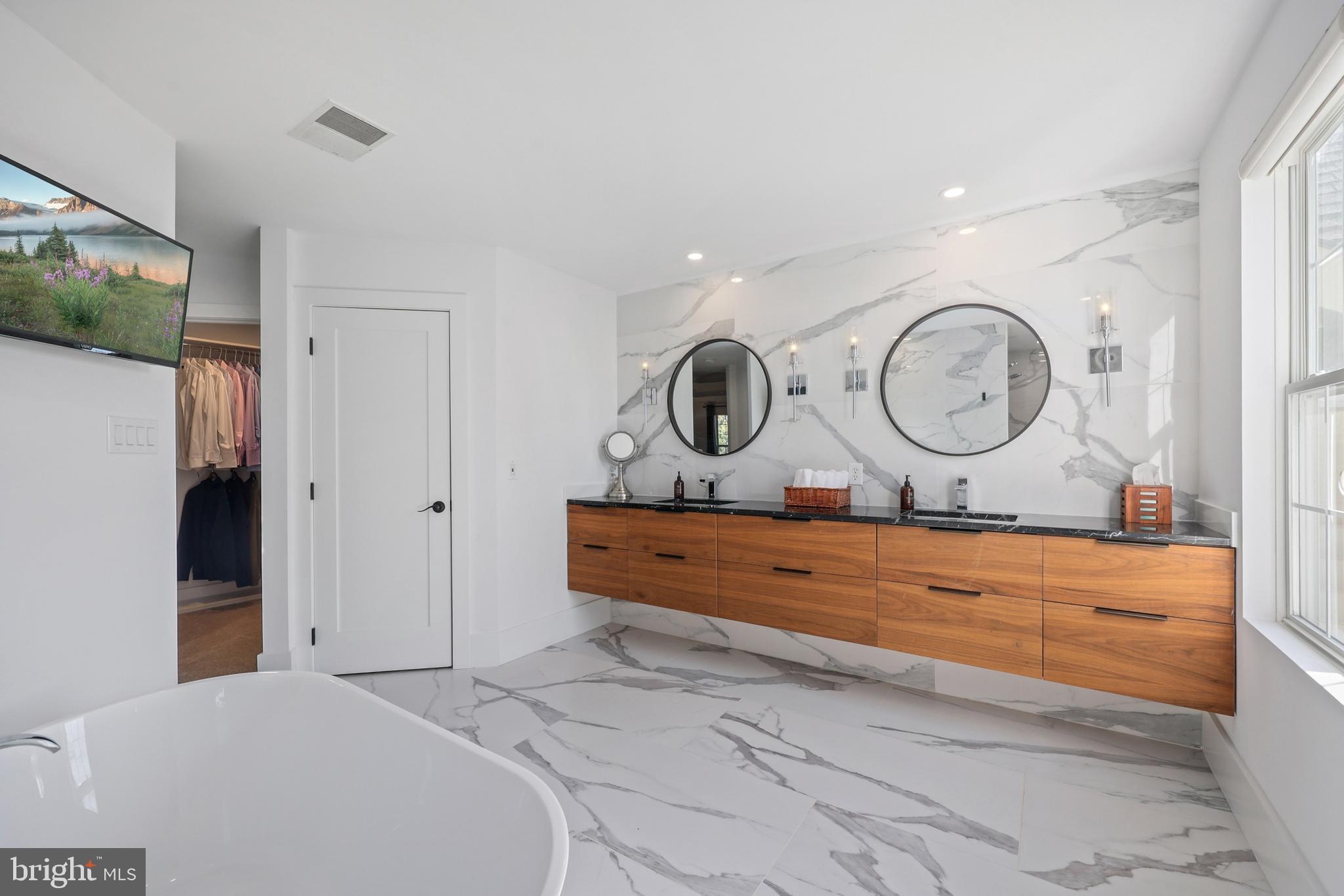 RIVER CREEK - Residential