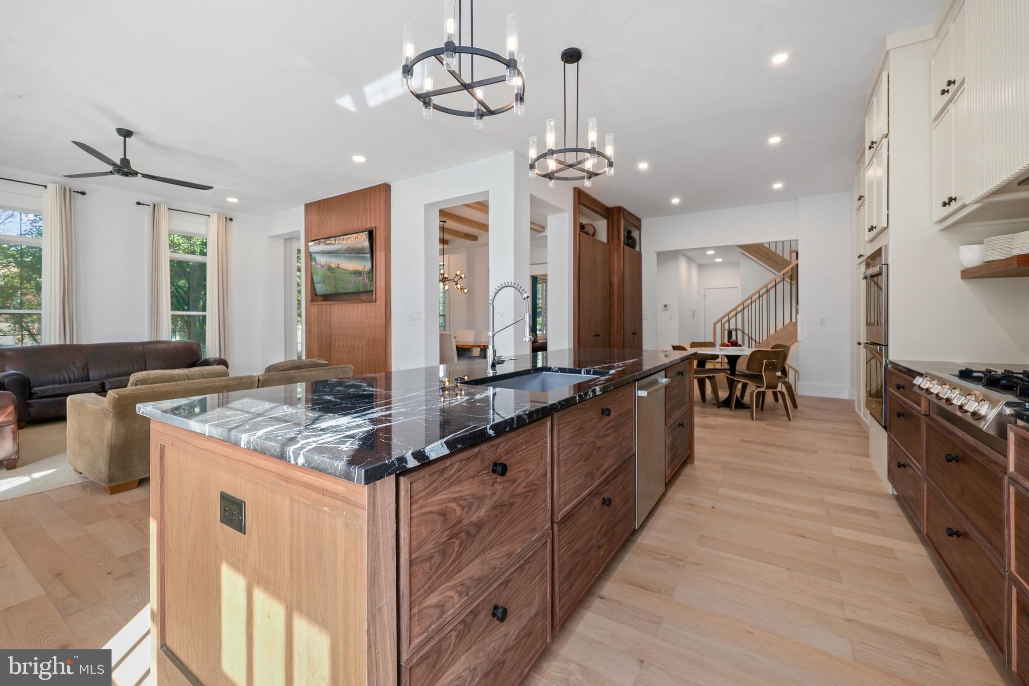 RIVER CREEK - Residential