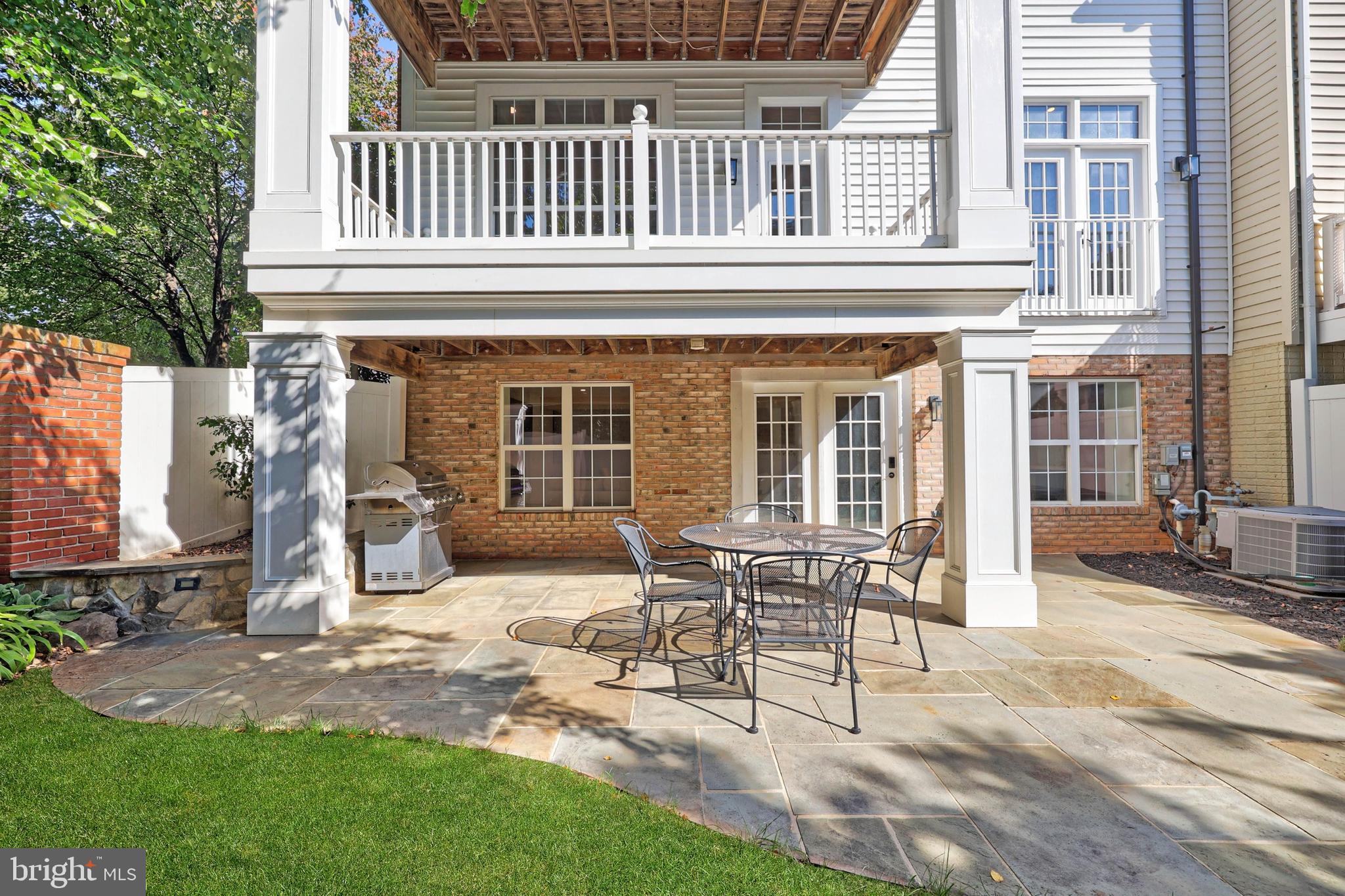 RIVER CREEK - Residential