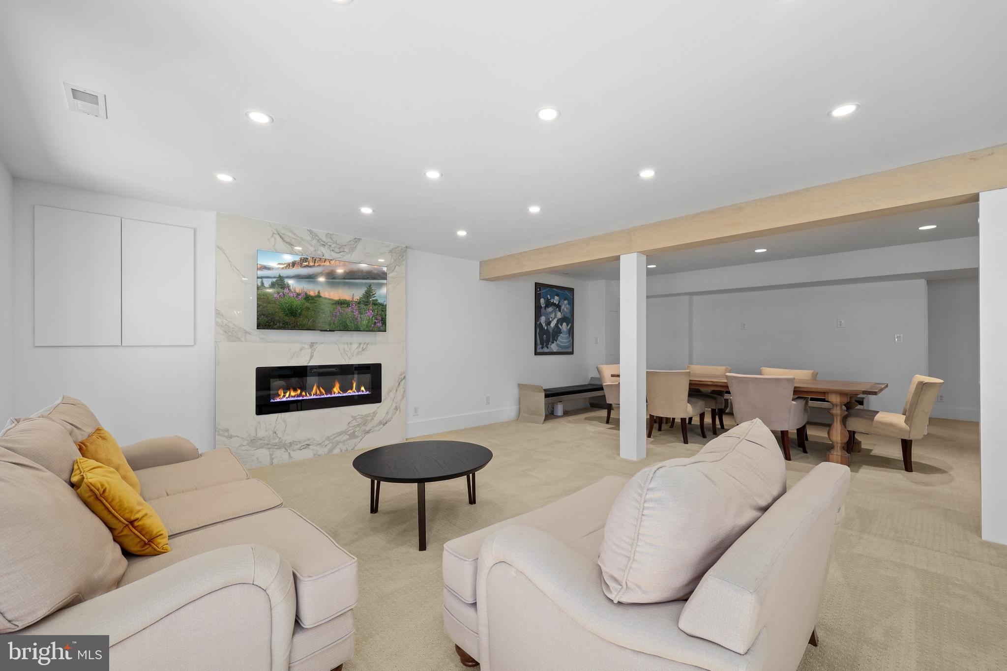 RIVER CREEK - Residential