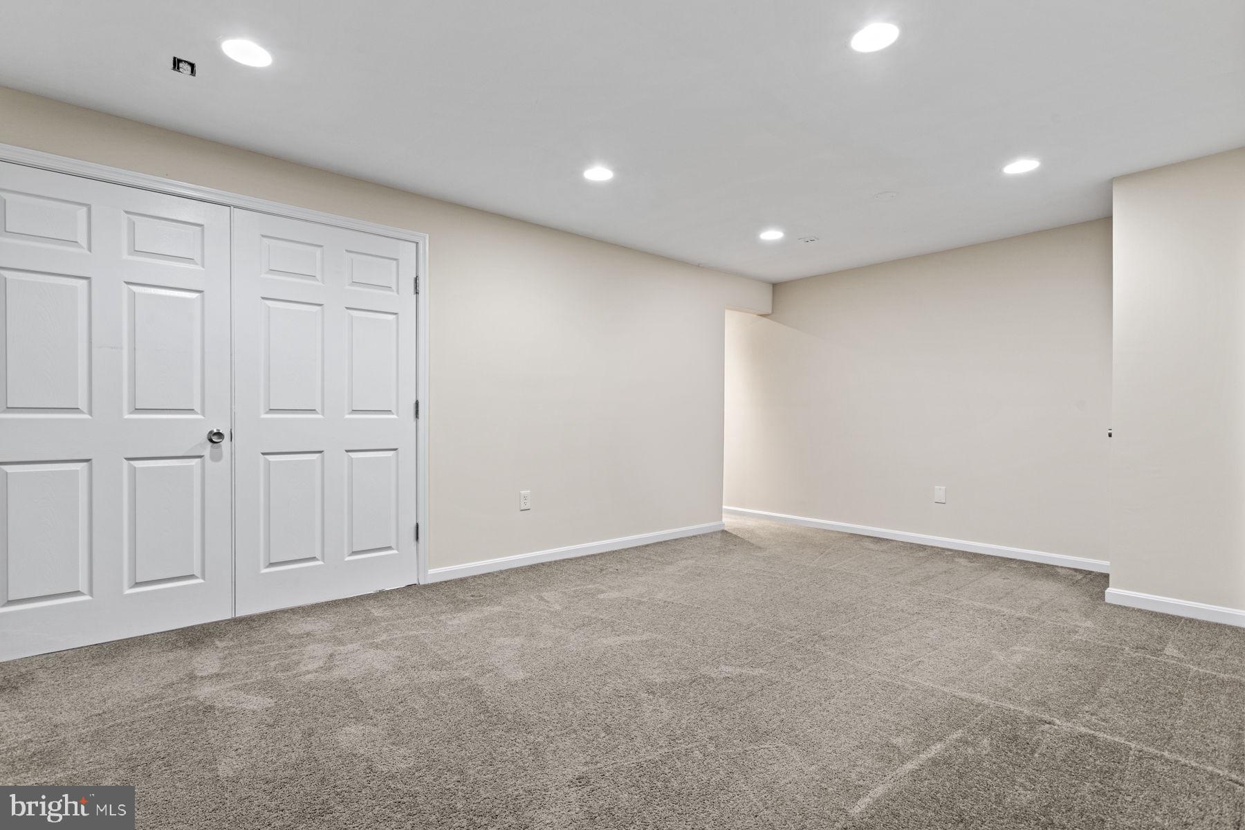 LAKE ANITA LOUISE - Residential Lease